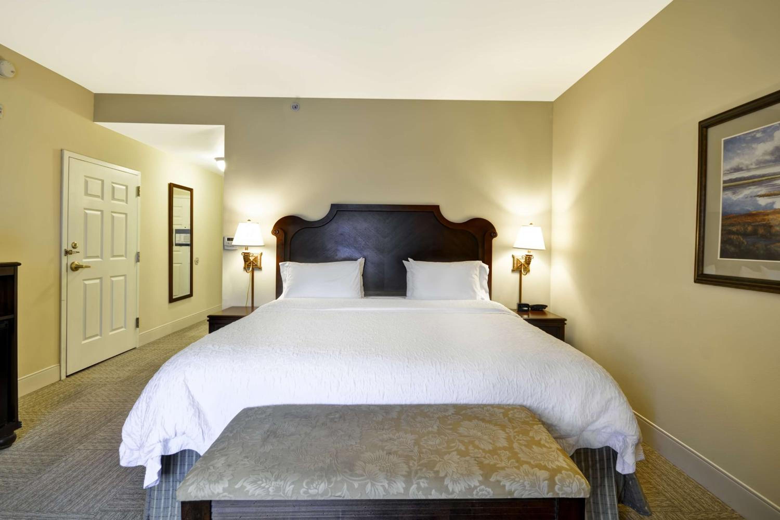 King Room with King Bed - Non-Smoking - Photo 2
