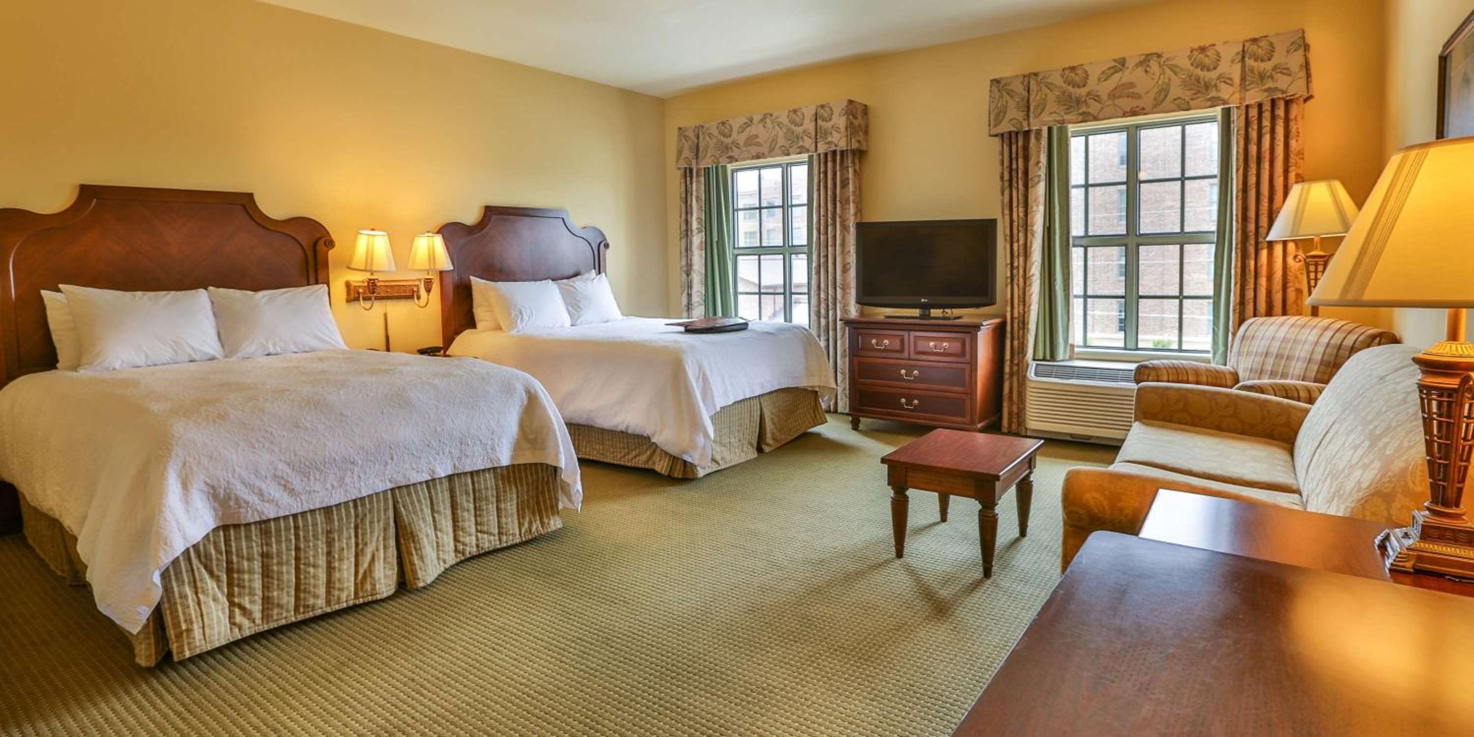Room with Two Queen Beds - Non-Smoking - Photo 2