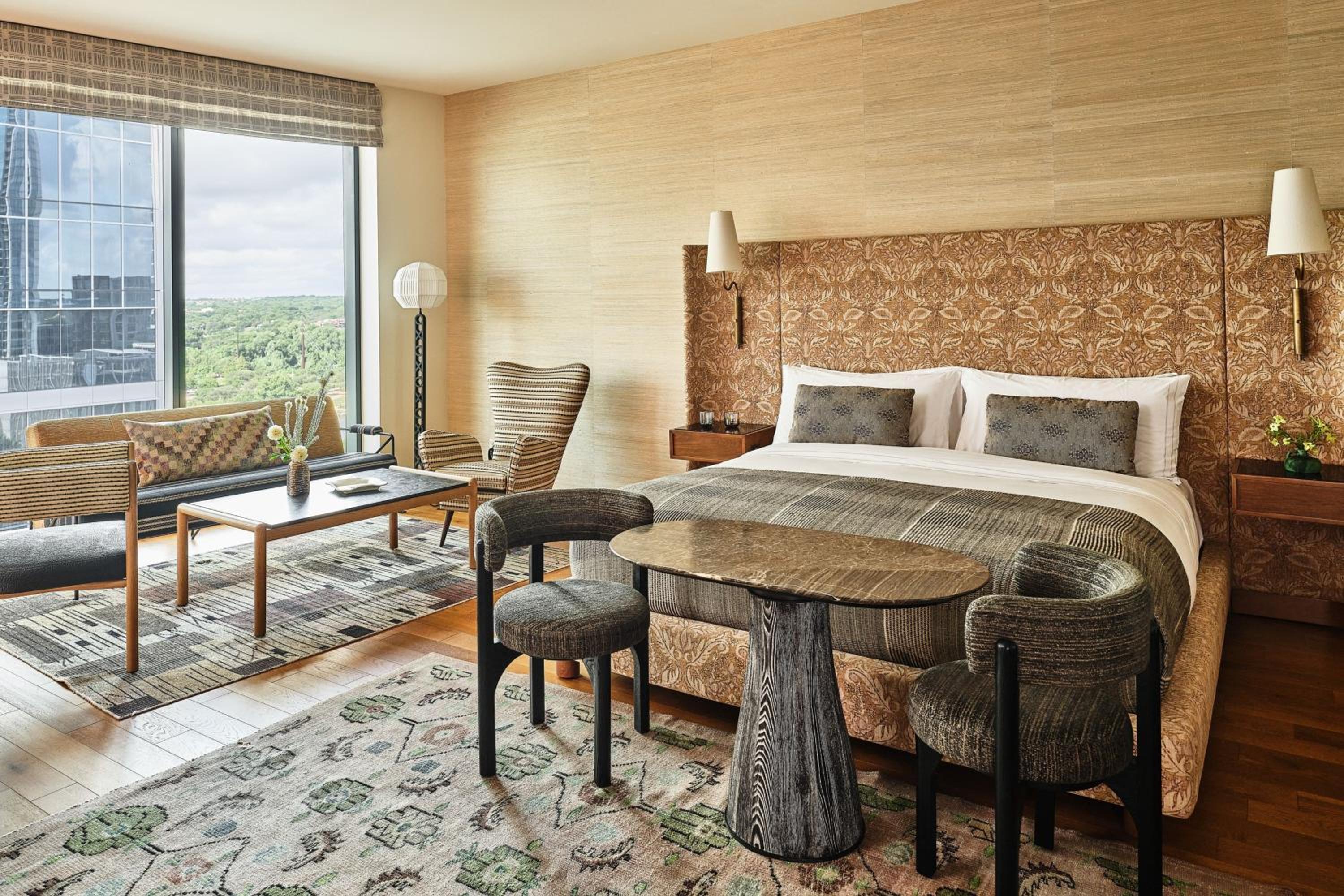 Grand King View, Guest room, 1 King, City view - Photo 2