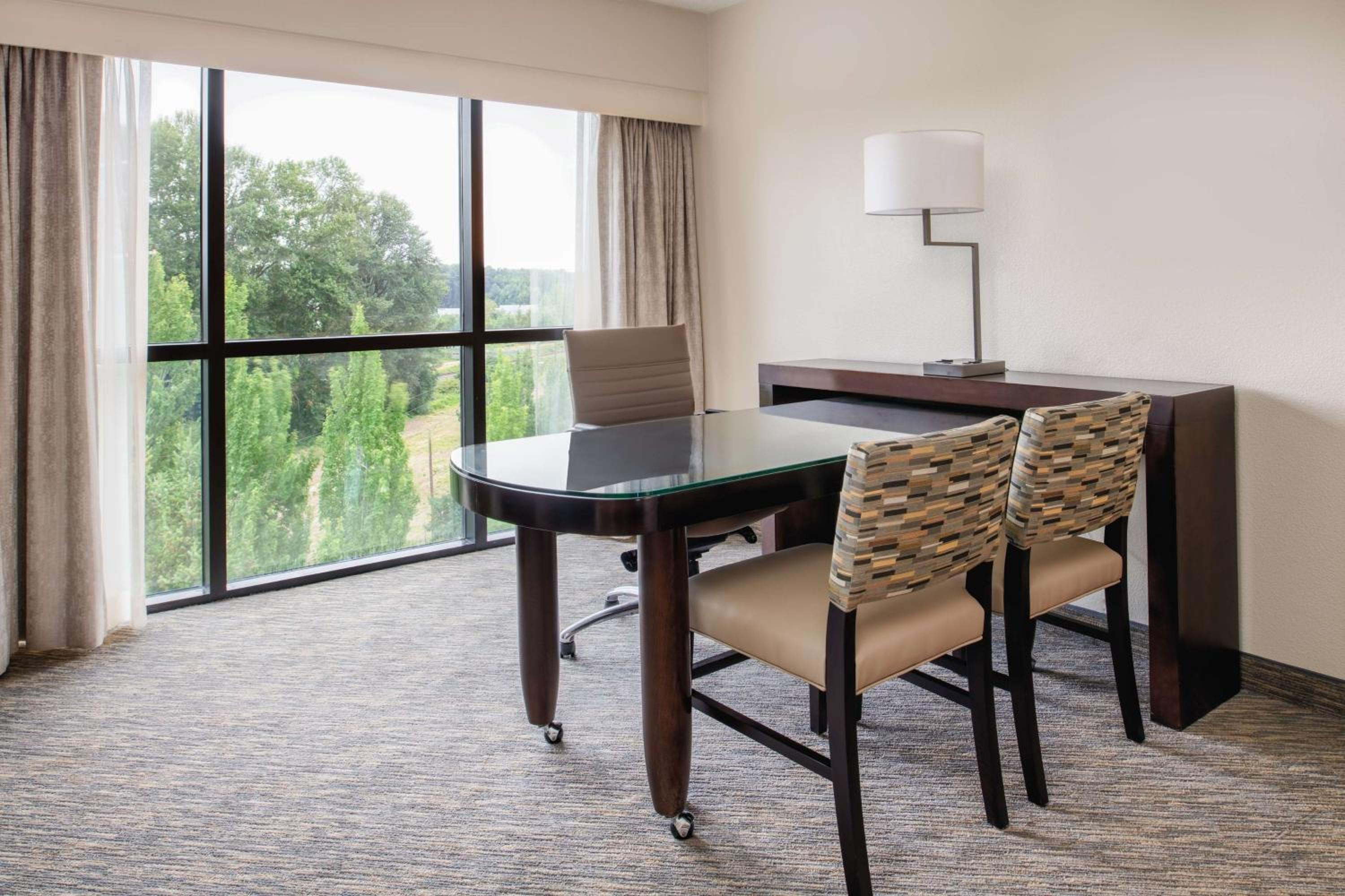 Executive Corner King Suite with Sofa Bed - Photo 1