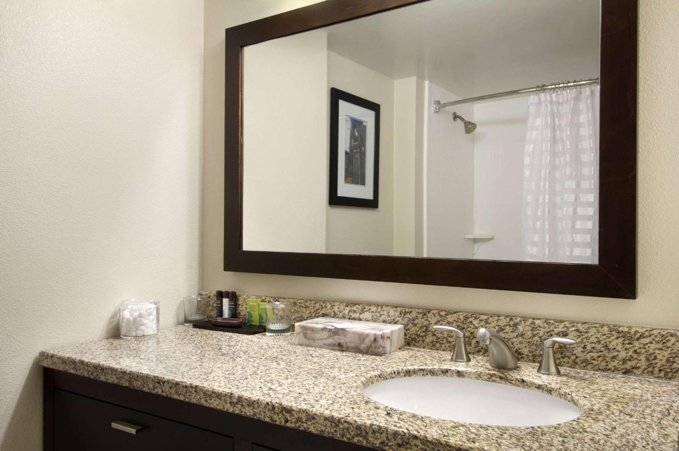 Suite with Two Double Beds and Sofa Bed - Photo 7