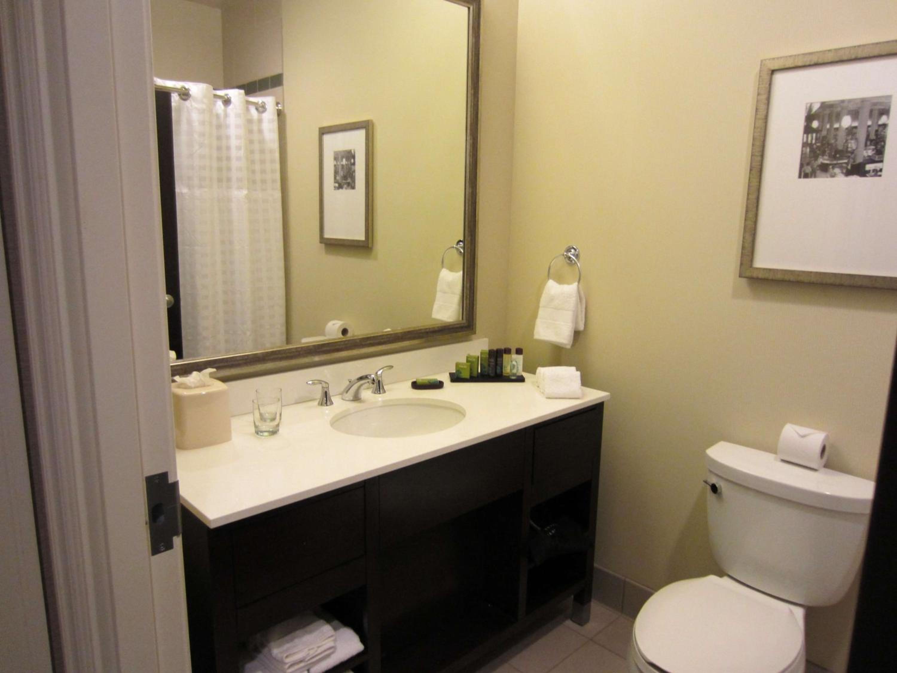 One-Bedroom King Suite - Non-Smoking - Photo 3