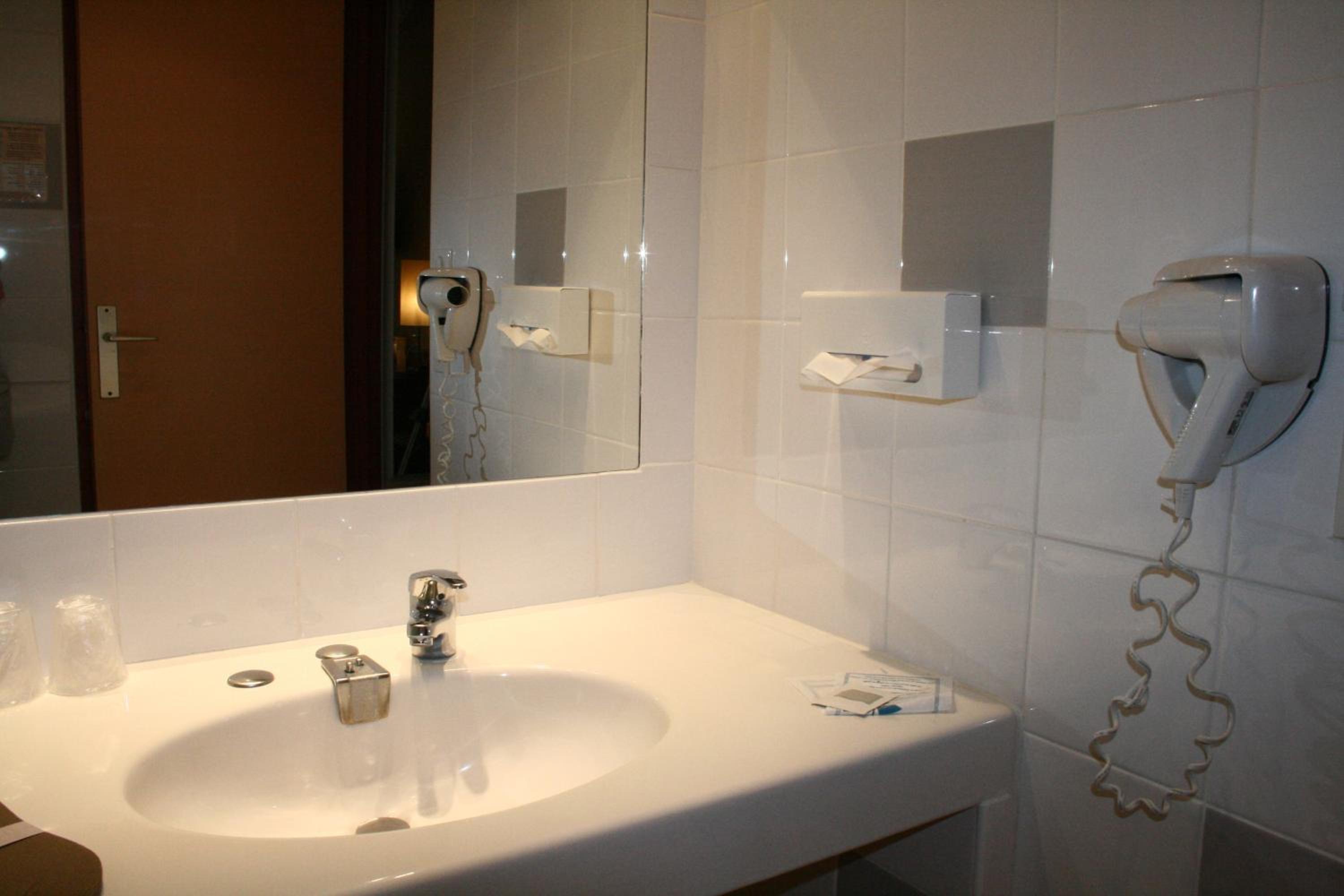 Double Room - Photo 10