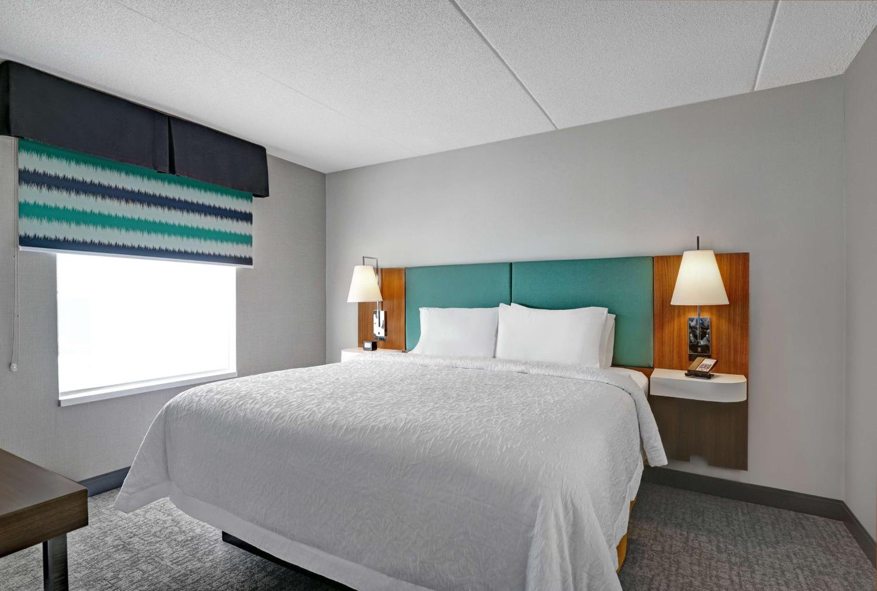 1 King Bed Studio Suite with Sofabed - Photo 4