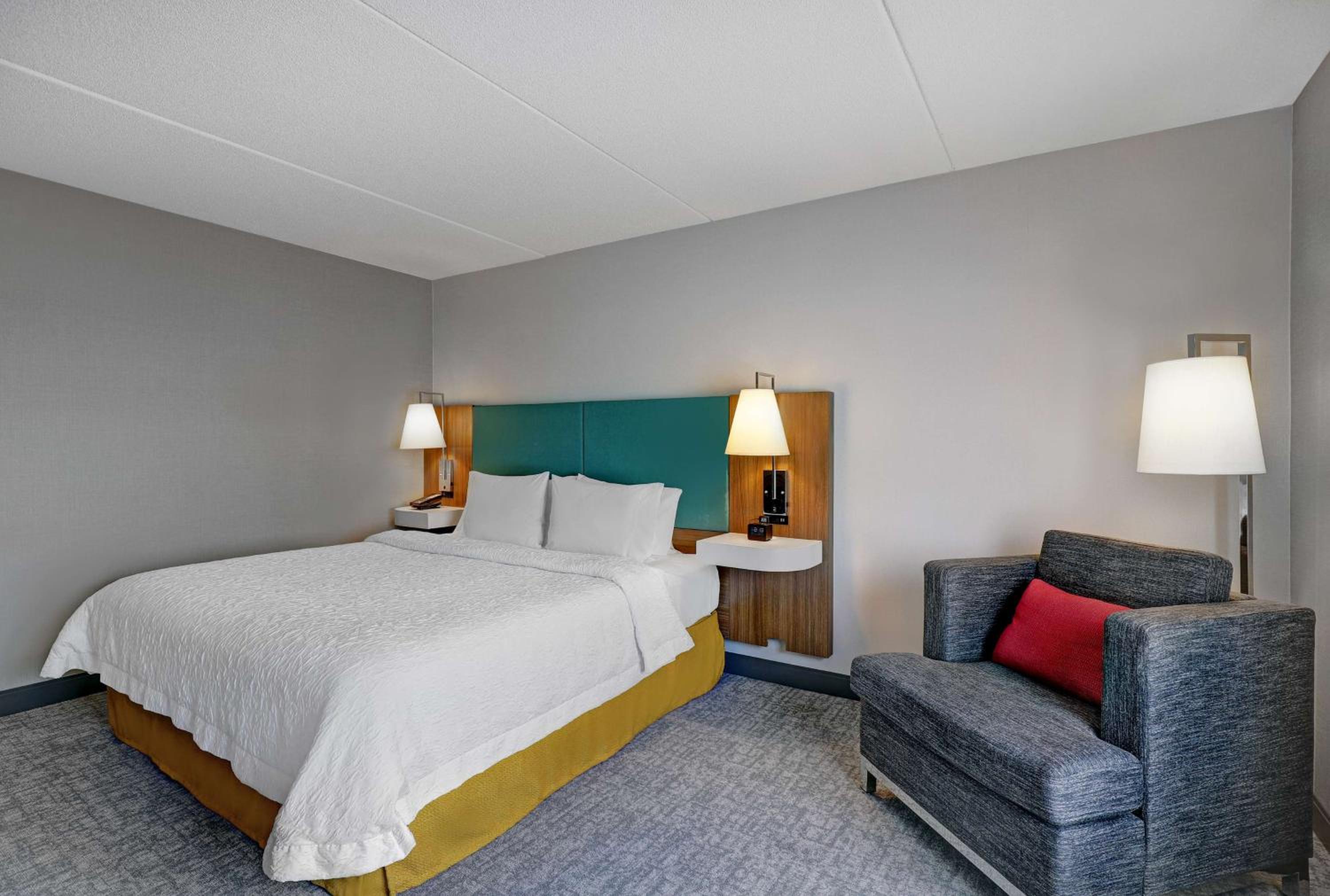 King Room - Mobility/Hearing Accessible - Non-Smoking - Photo 5