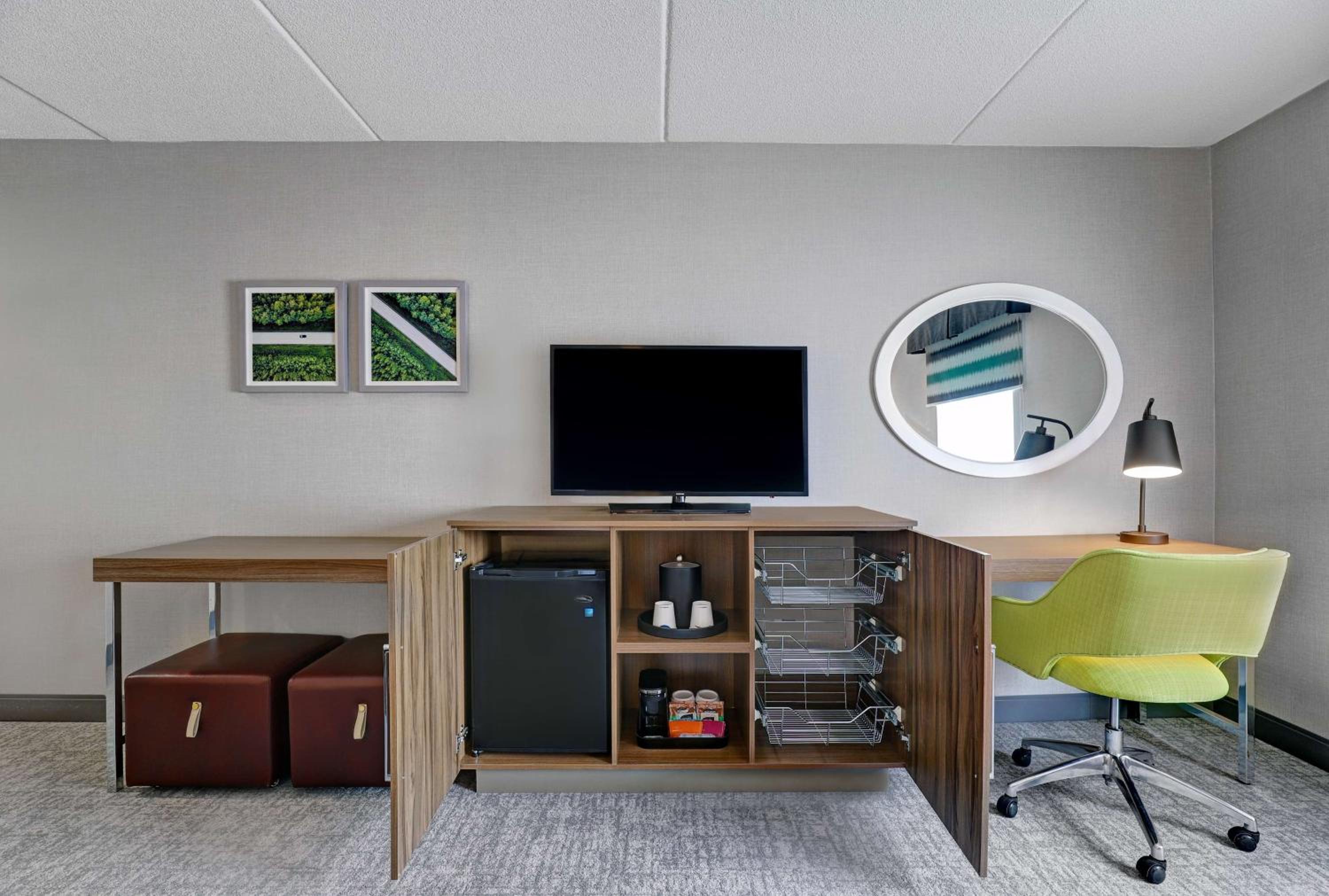 King Room - Mobility/Hearing Accessible - Non-Smoking - Photo 4