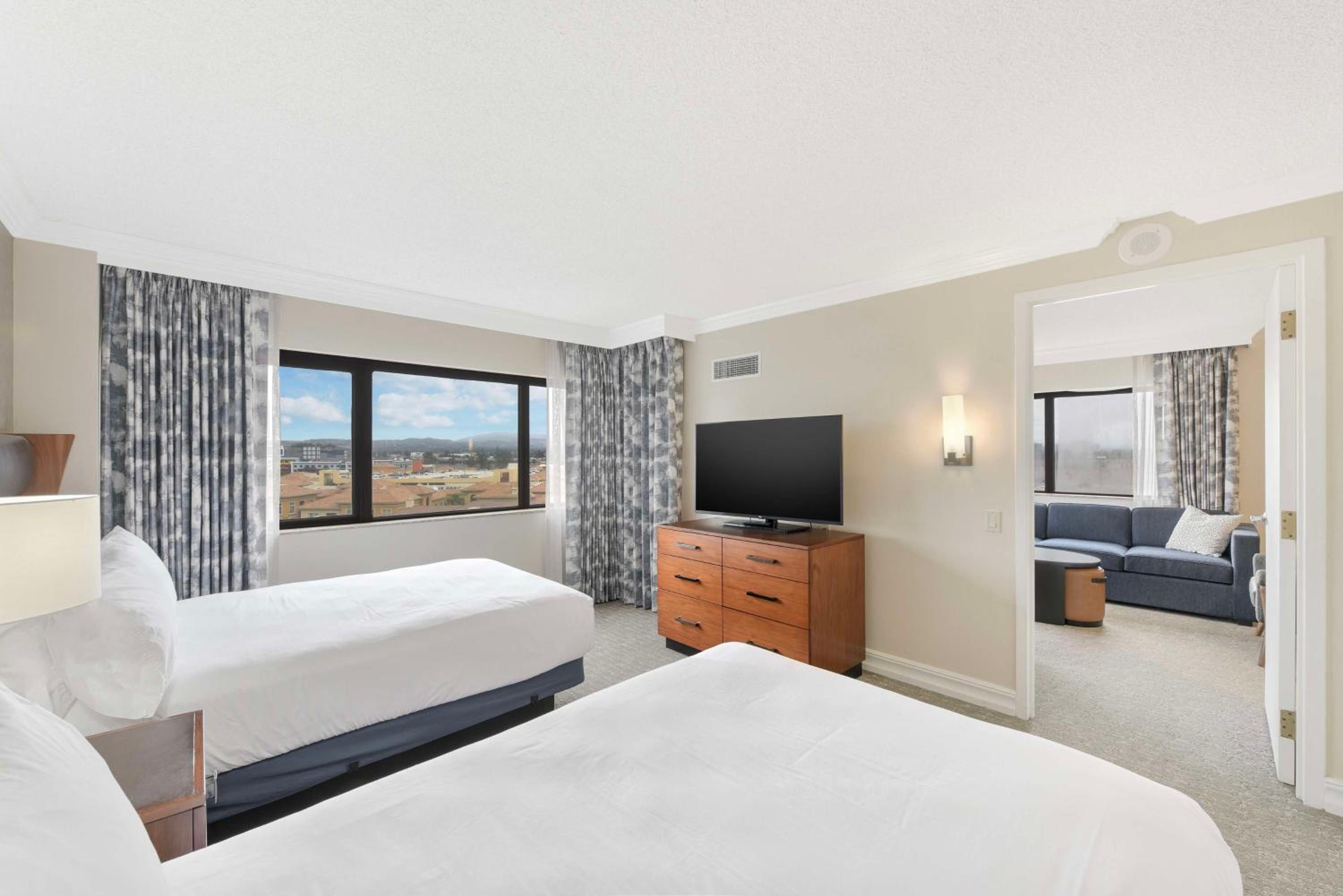 One-Bedroom Suite with Parlor - Photo 1