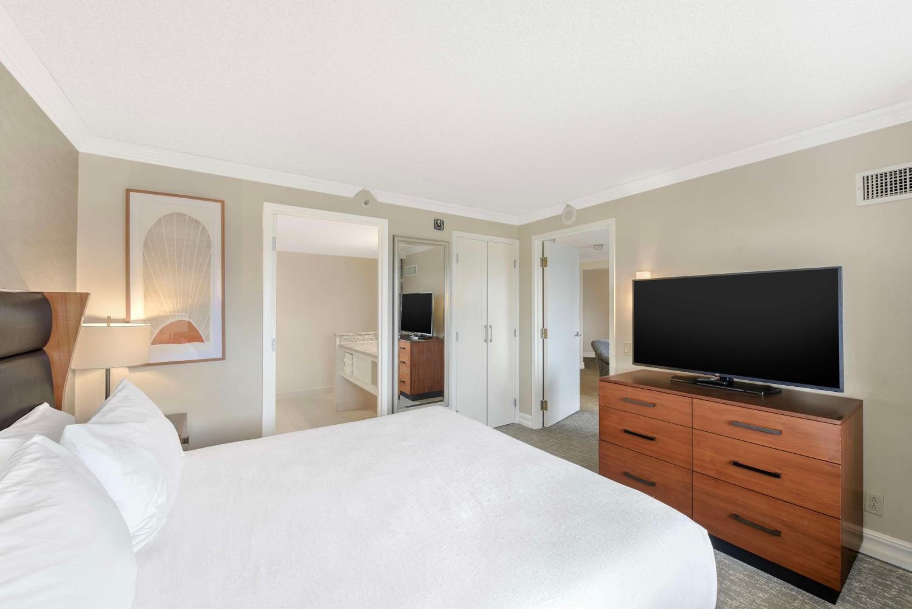 King Suite with Sofa Bed - Photo 5
