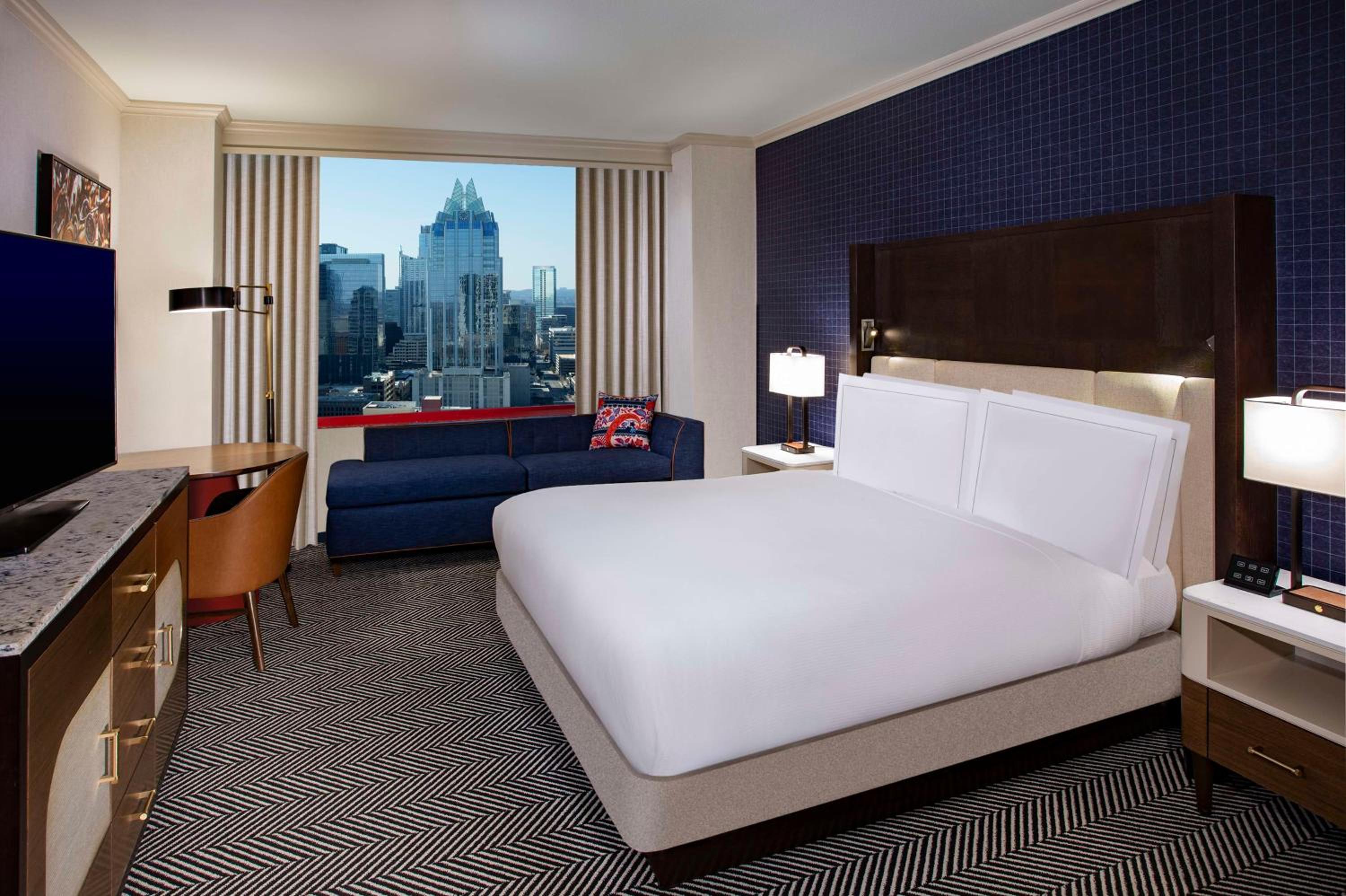 Premium King Room - High Floor - Photo 3