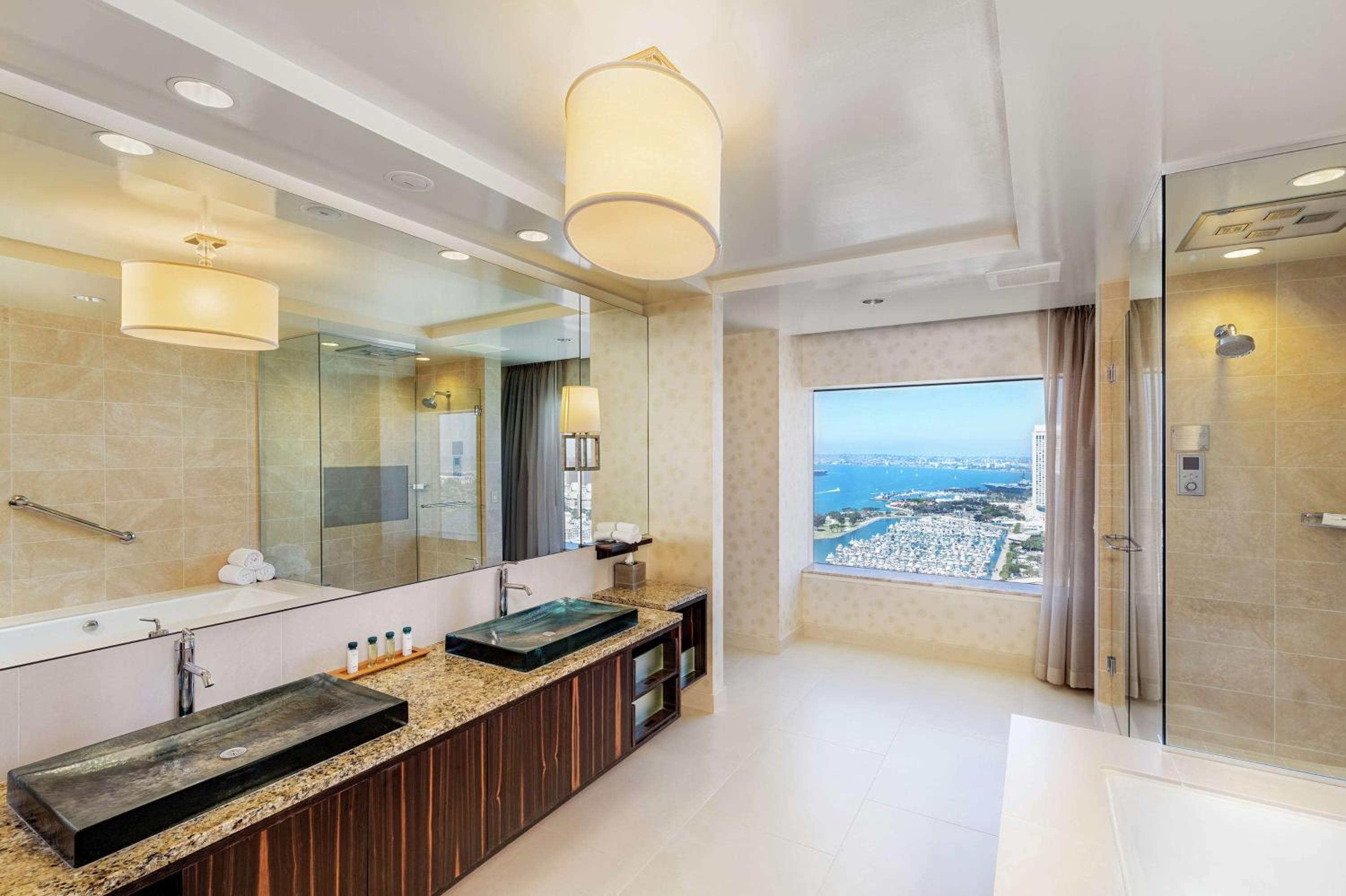 Presidential Suite thumbnail 6