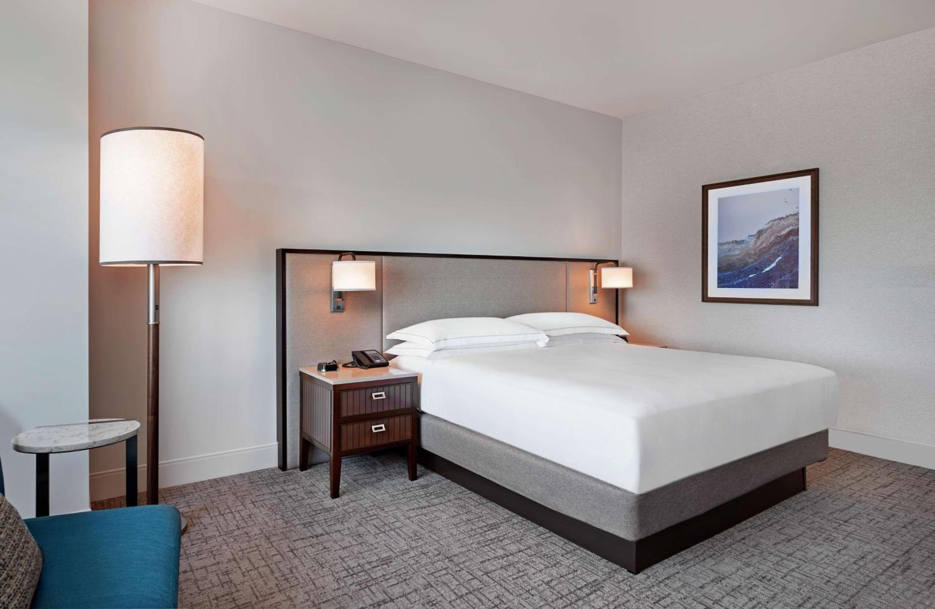 Bay-City View King Room - Photo 6