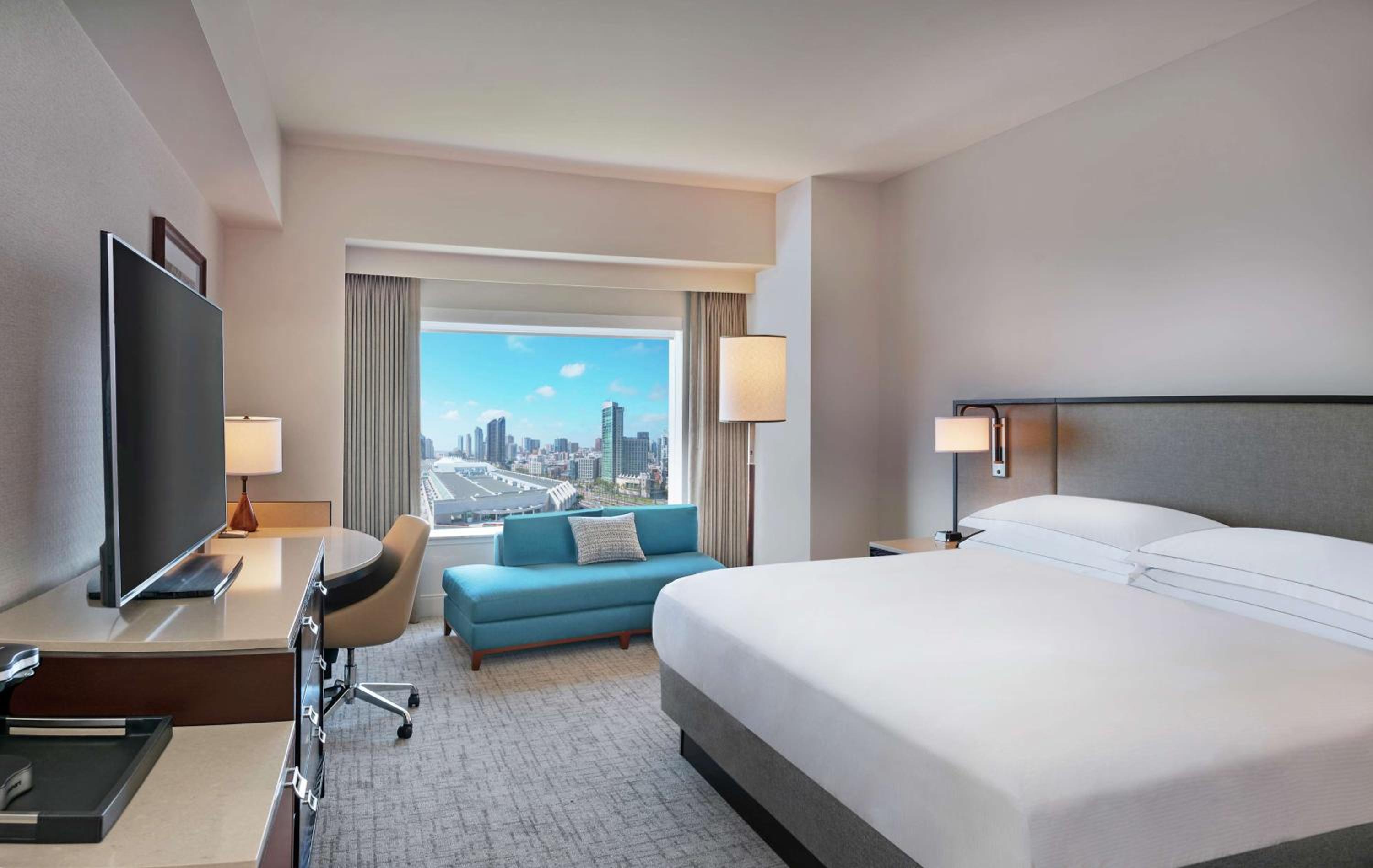 Bay-City View King Room - Photo 5