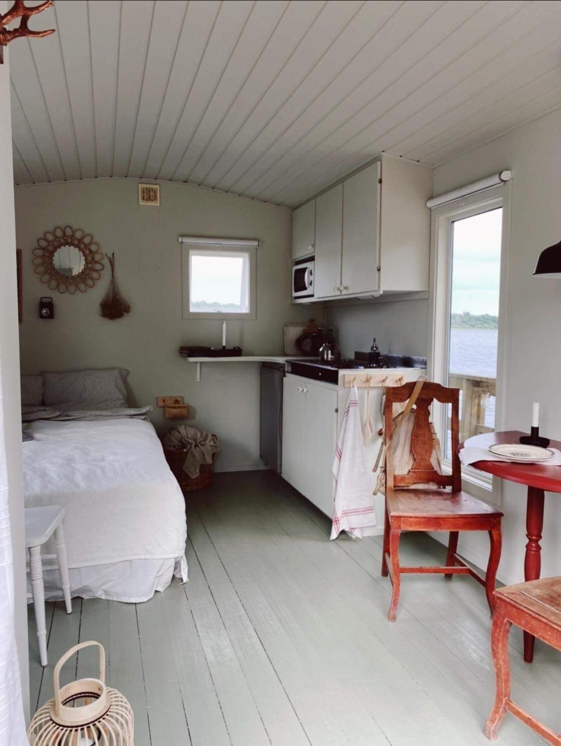 Mobile Home photo 1