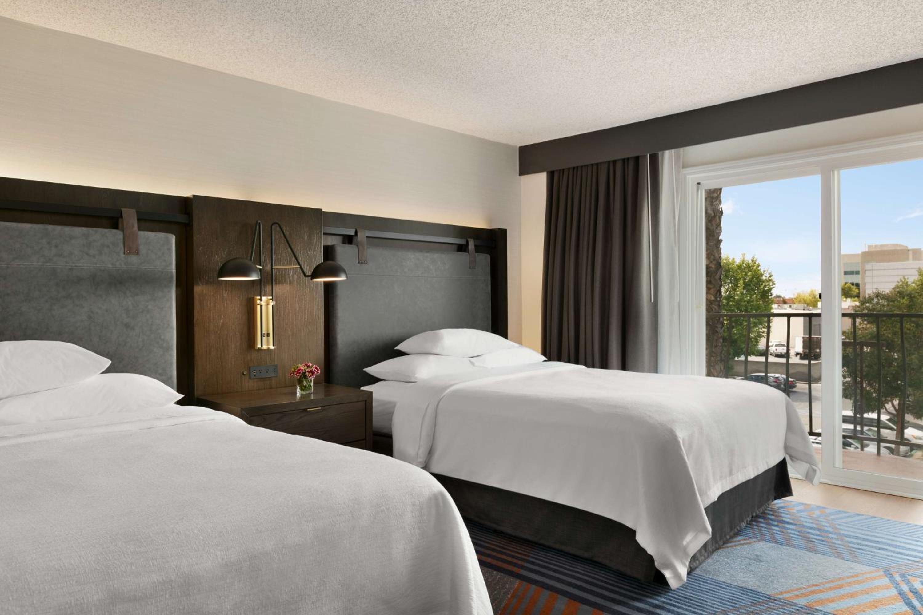 Queen Room with Two Queen Beds and Balcony - Photo 4