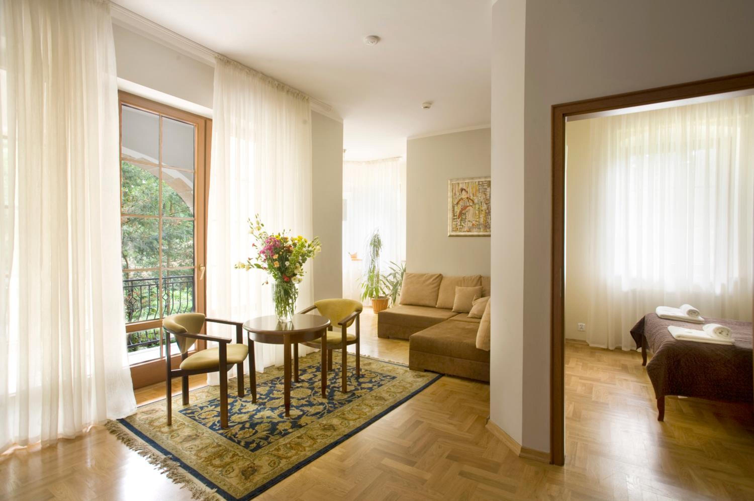  Apartment - Photo 1