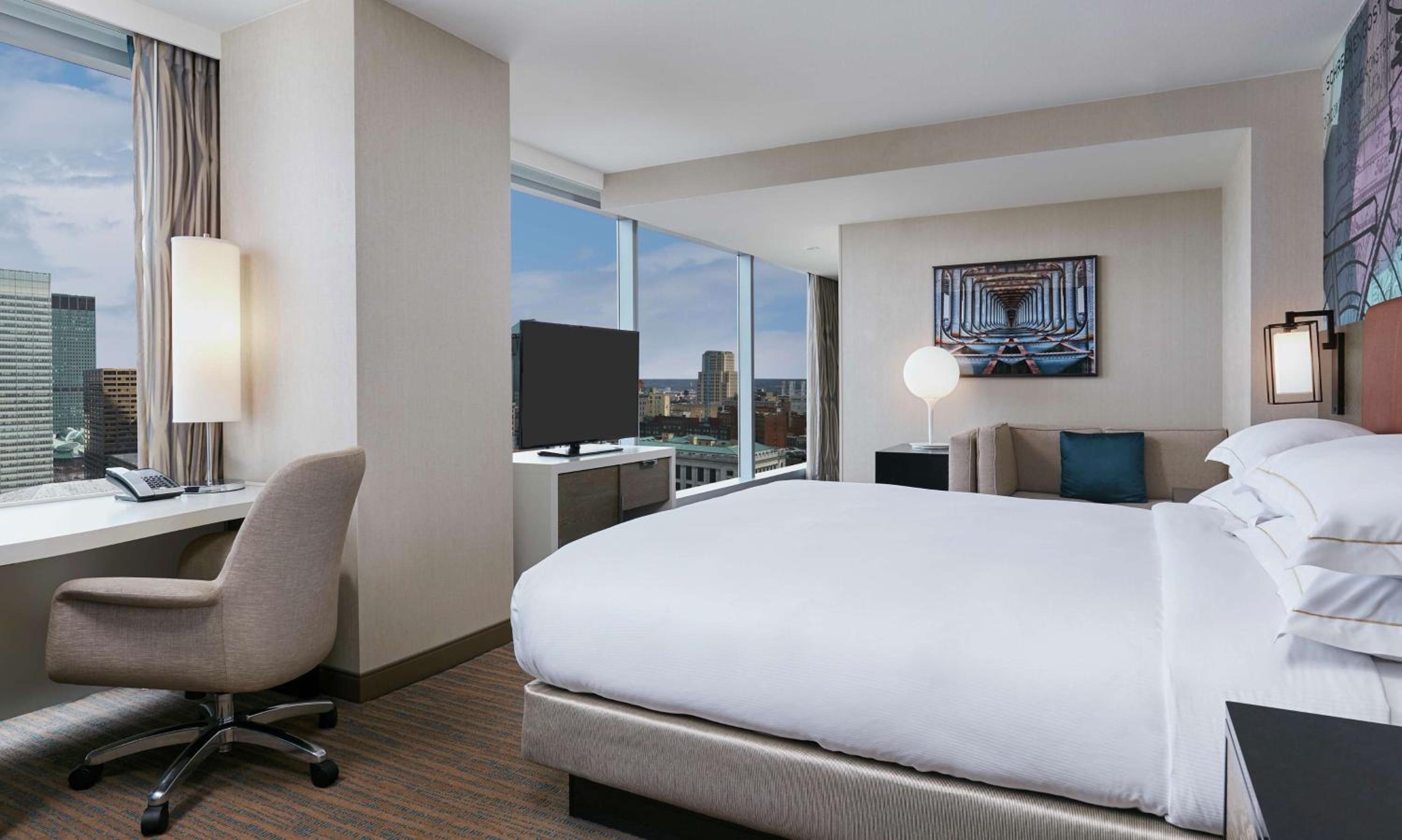 Corner King Room - Hearing Access