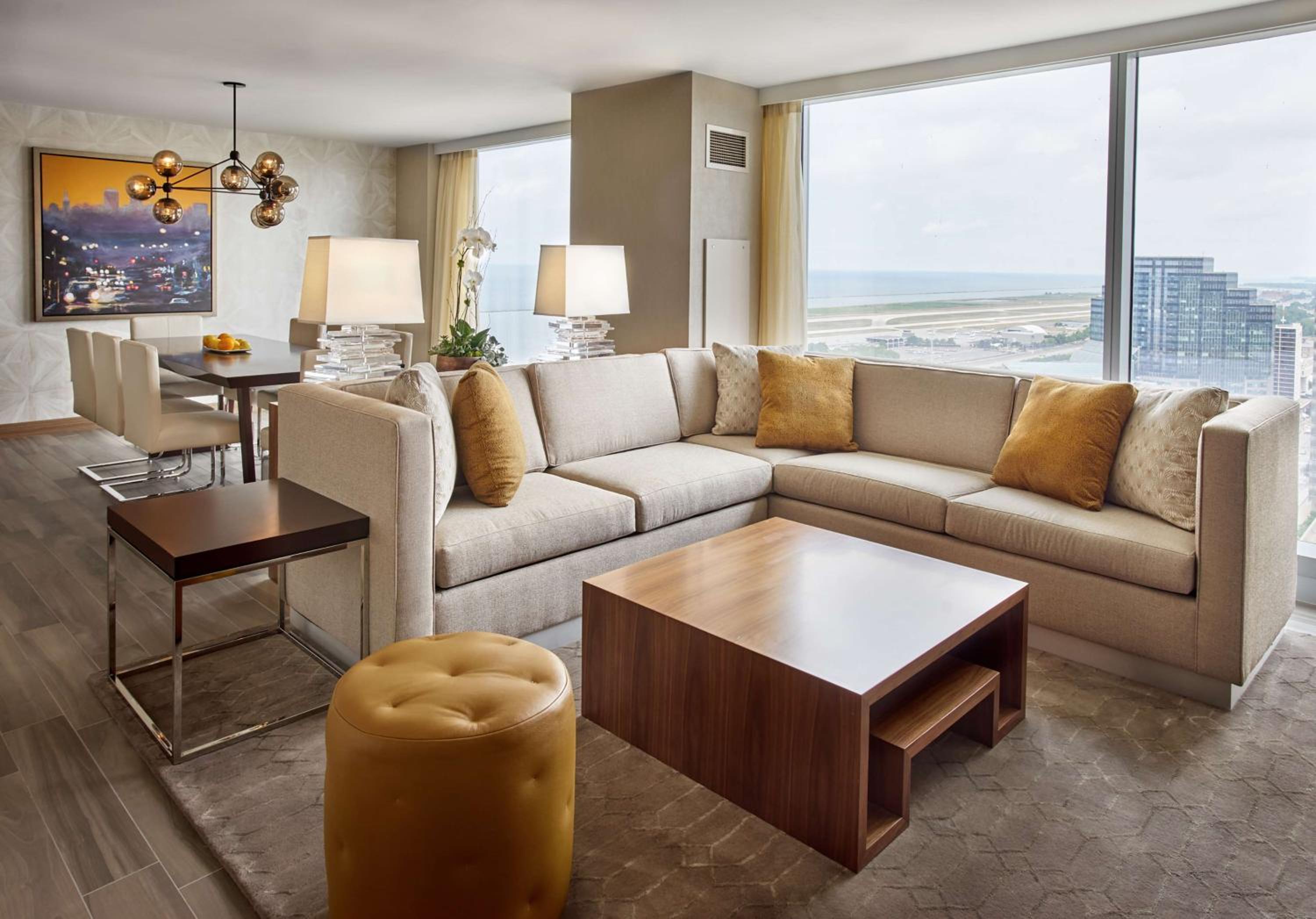 Deluxe King Suite