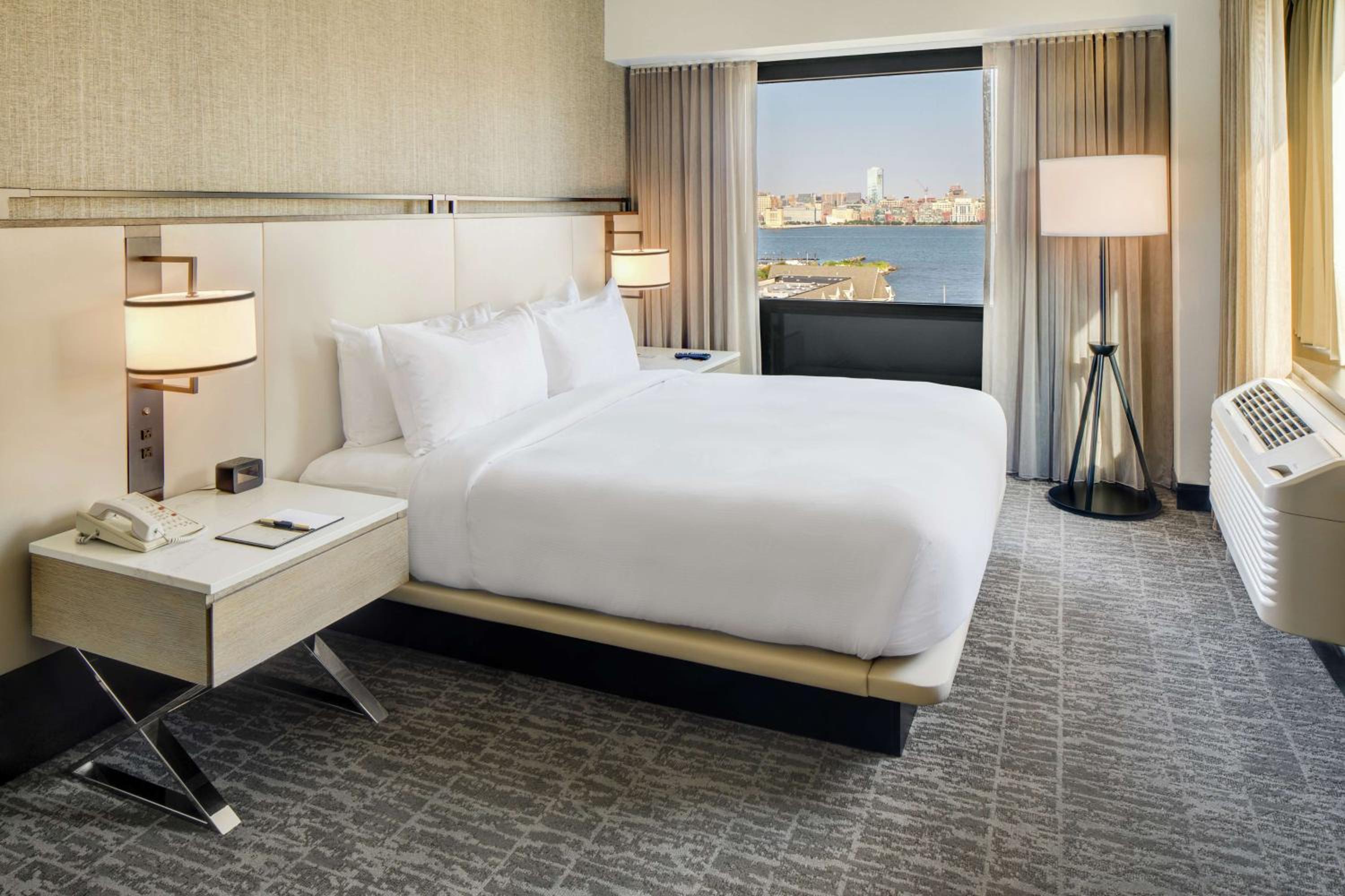 Corner Junior King Suite with Sofa Bed - Photo 3
