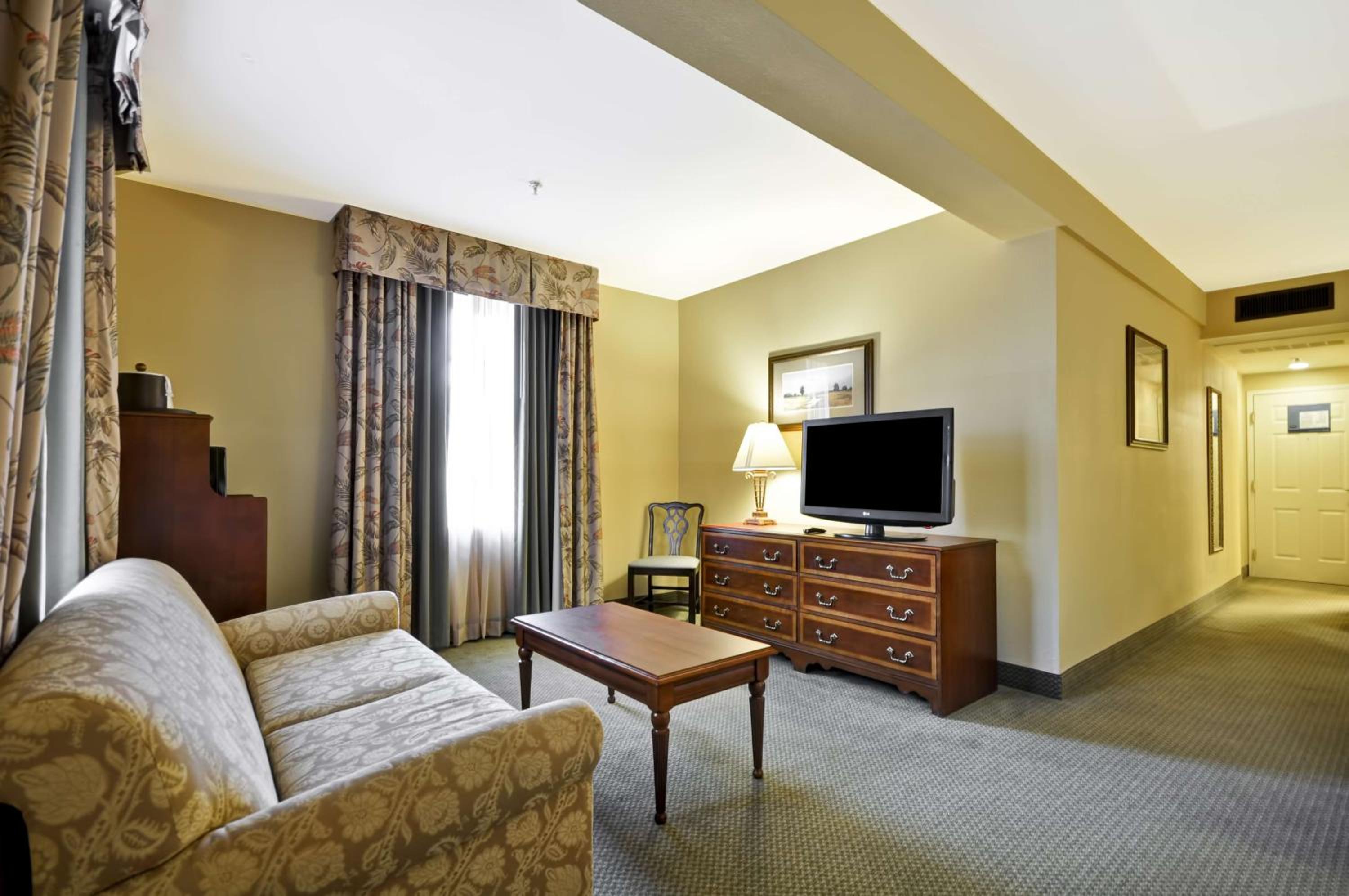 Deluxe Queen Room with Two Queen Beds