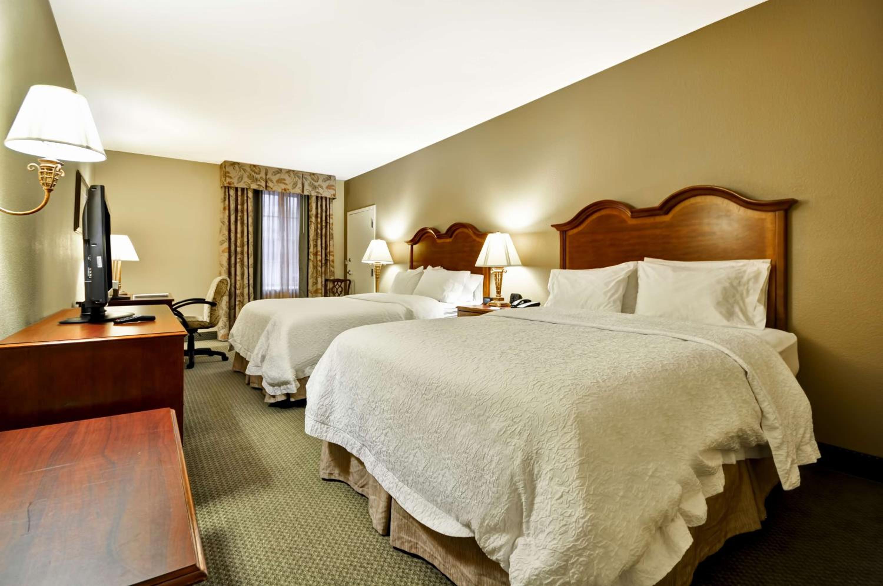 Room with Two Queen Beds - Non-Smoking