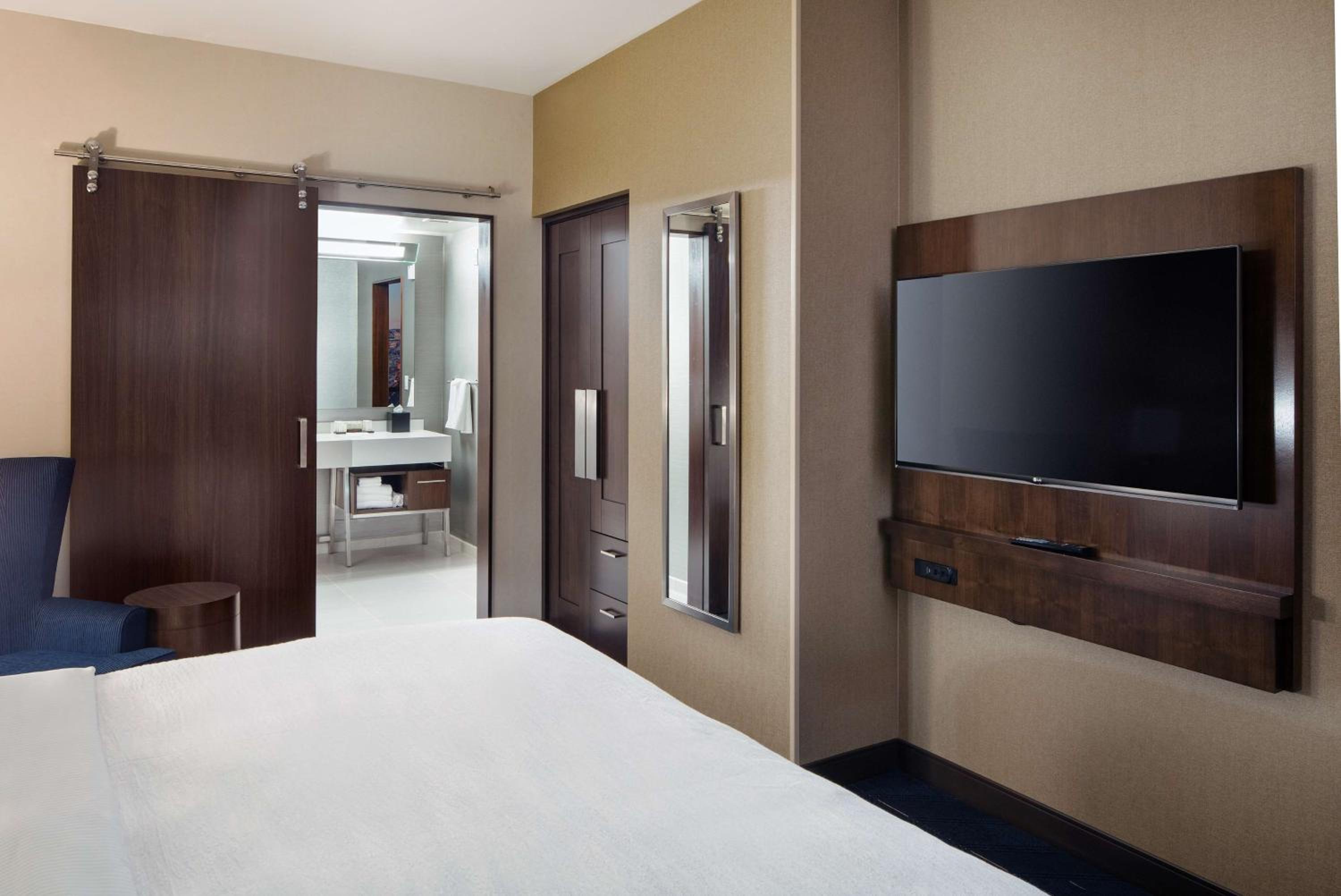 King Suite with Sofa Bed and City View