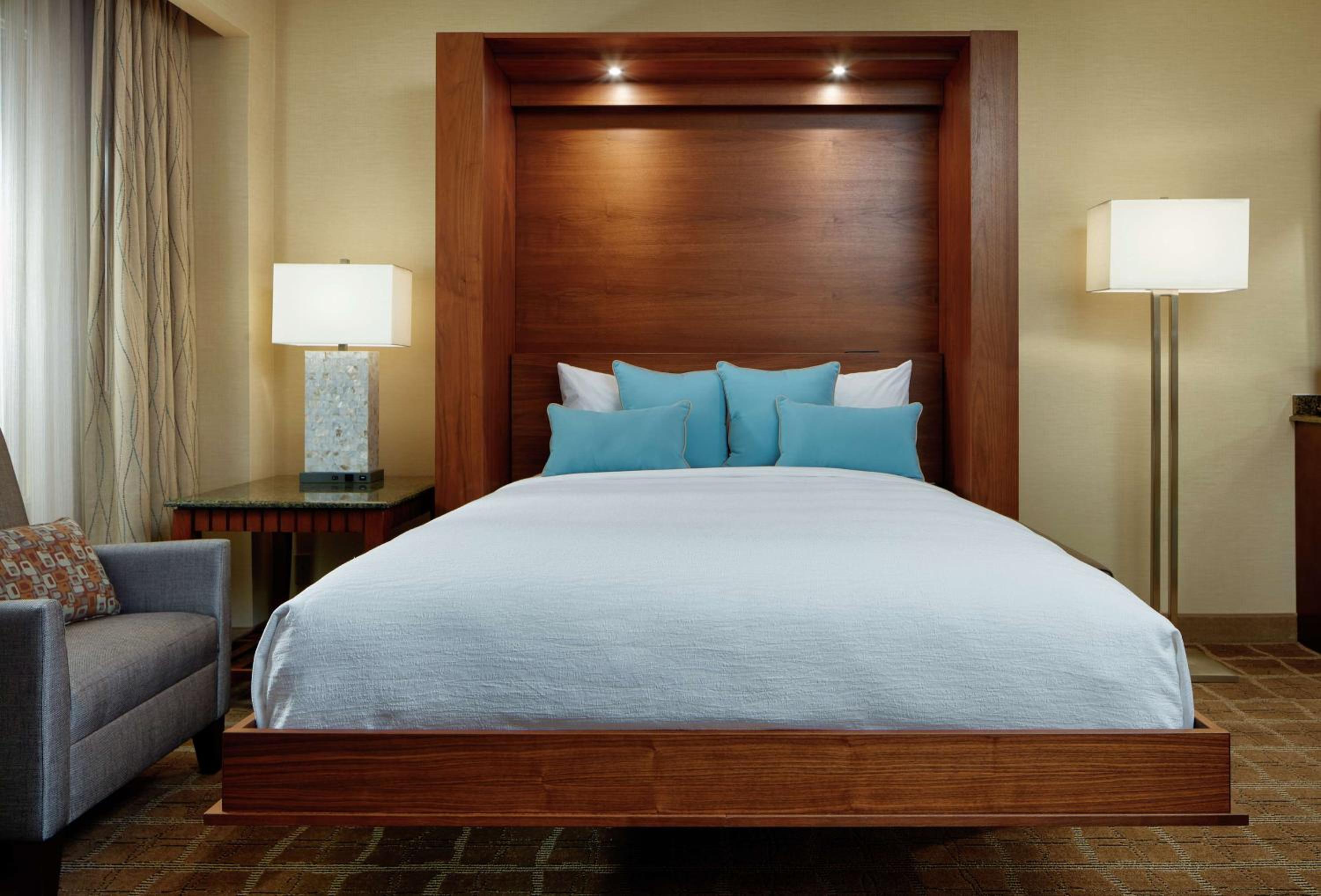 Two-Room Premium King Suite with Queen Murphy Bed - Photo 2