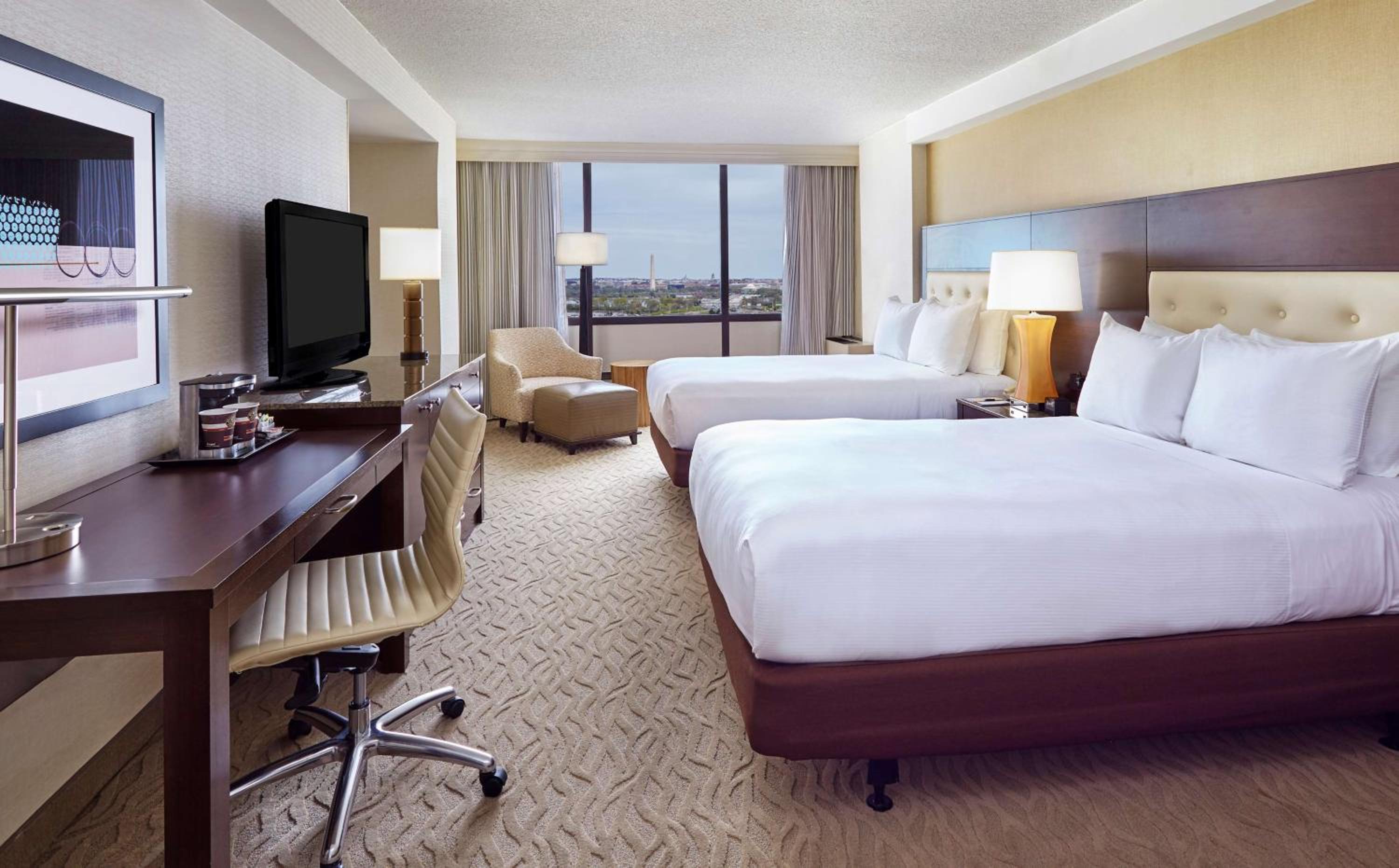 Double Room with Two Double Beds and City View  photo 1