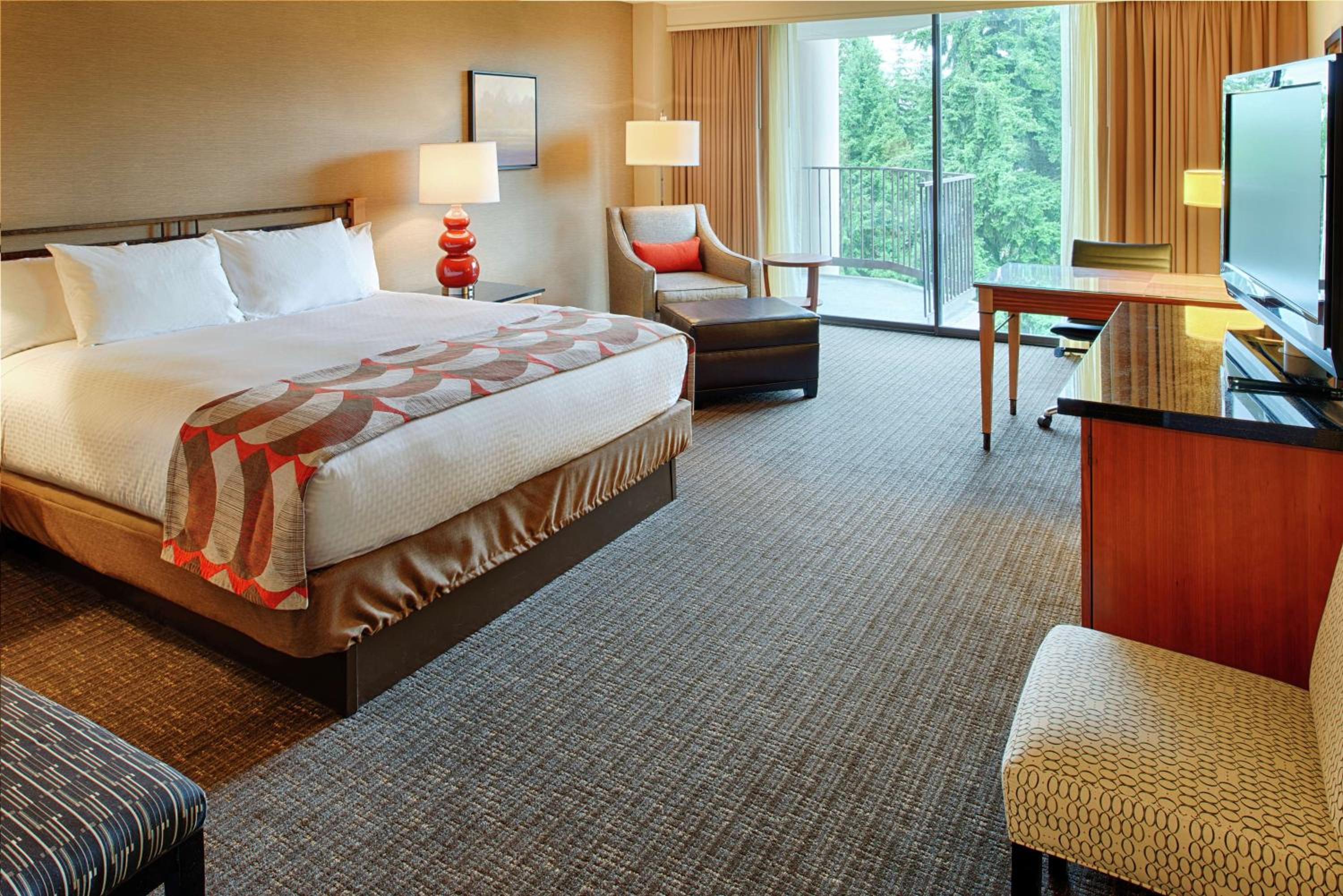 King Room with Balcony and Mountain View  - Photo 2