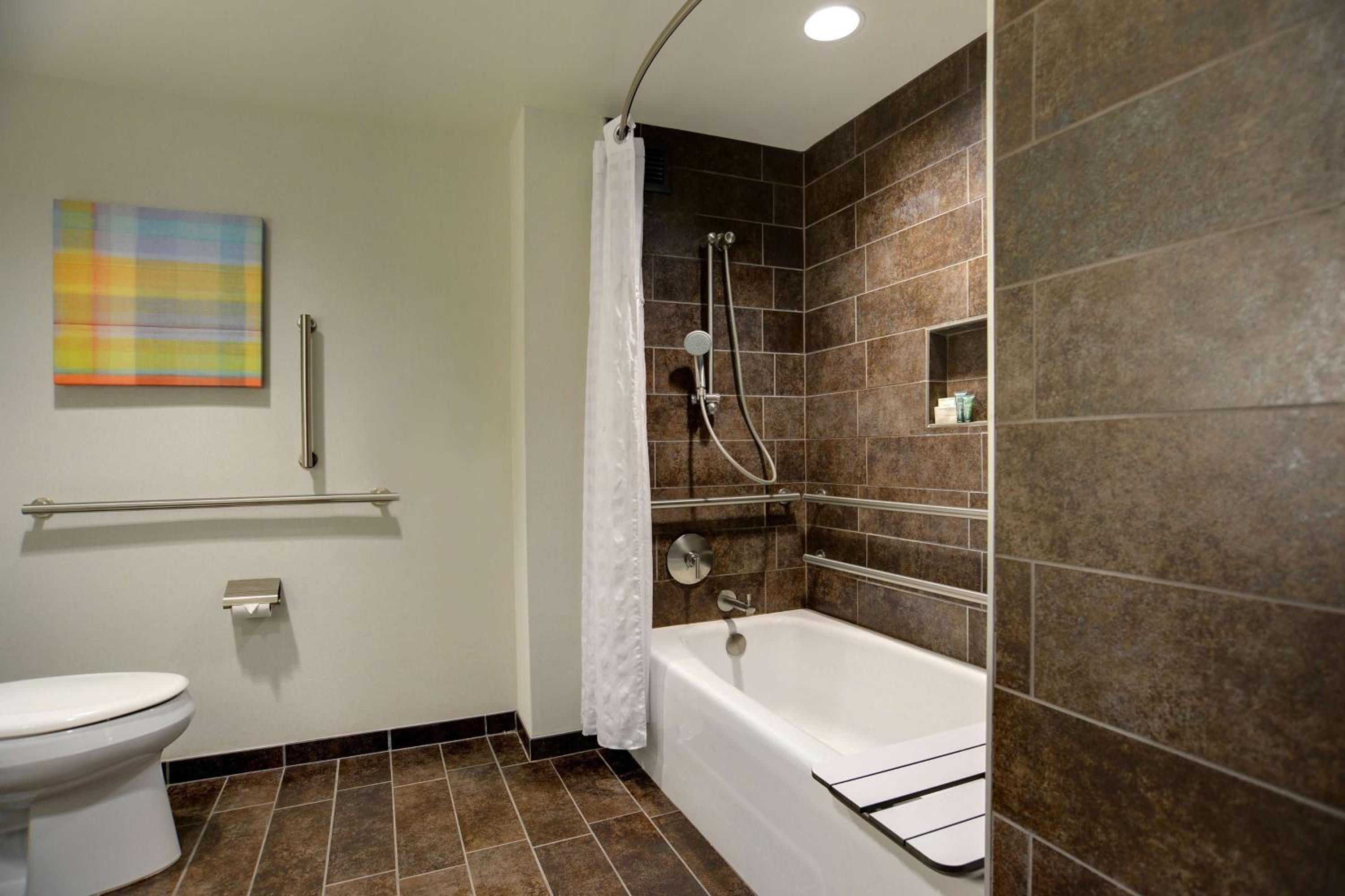 Queen Room with Two Queen Beds - Mobility and Hearing Access - Photo 4