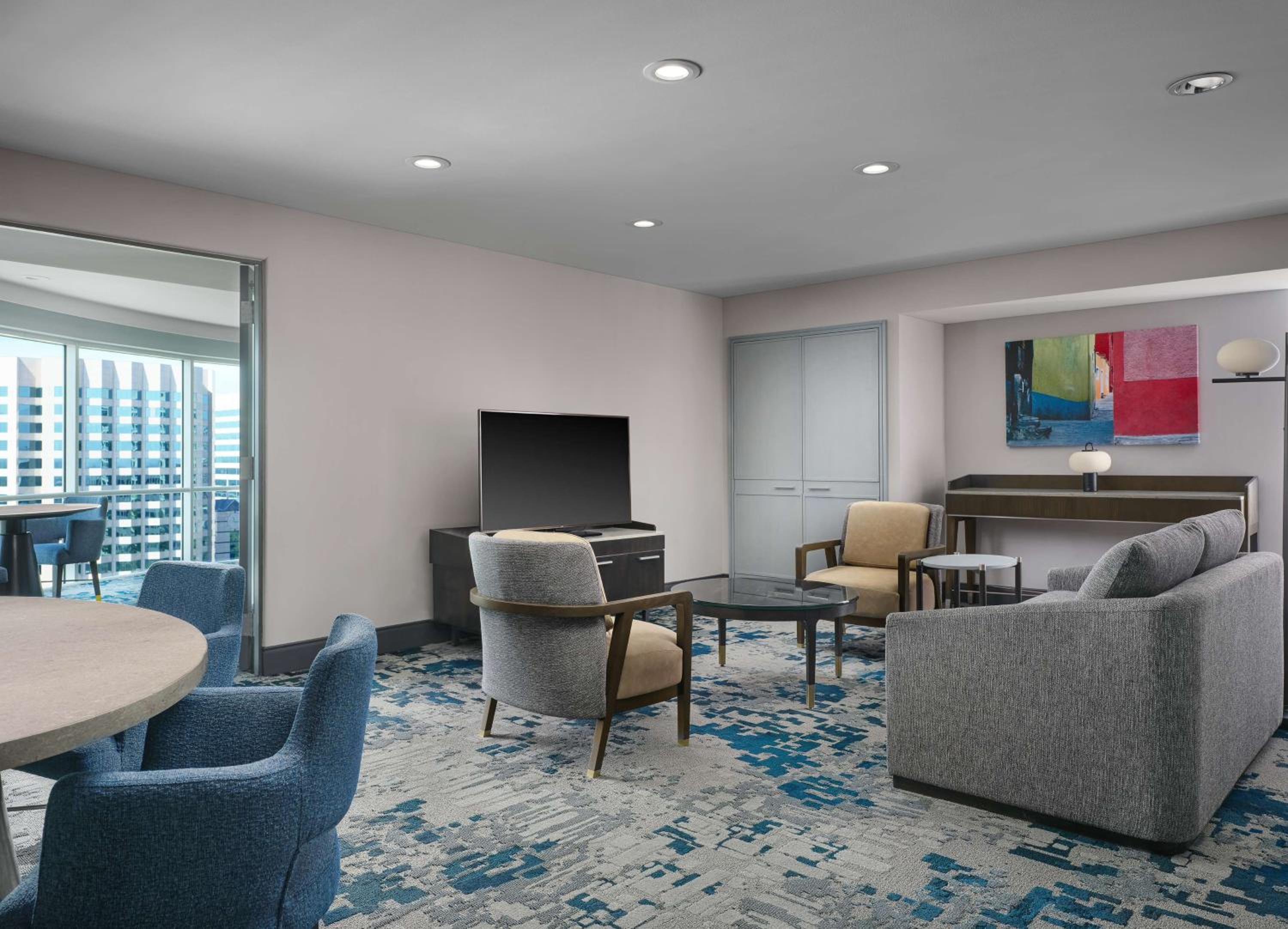 Luxury One-Bedroom Suite