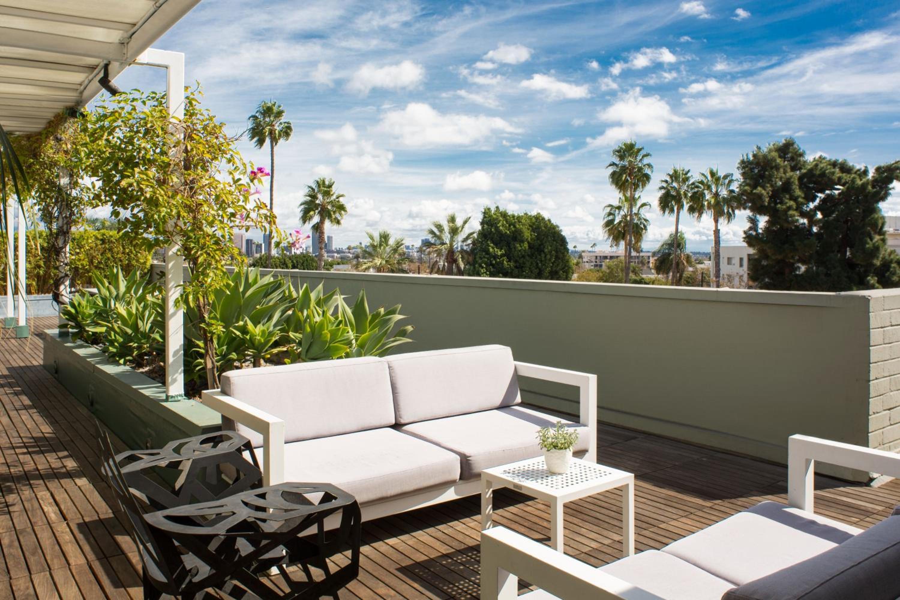 One-Bedroom Penthouse King Suite