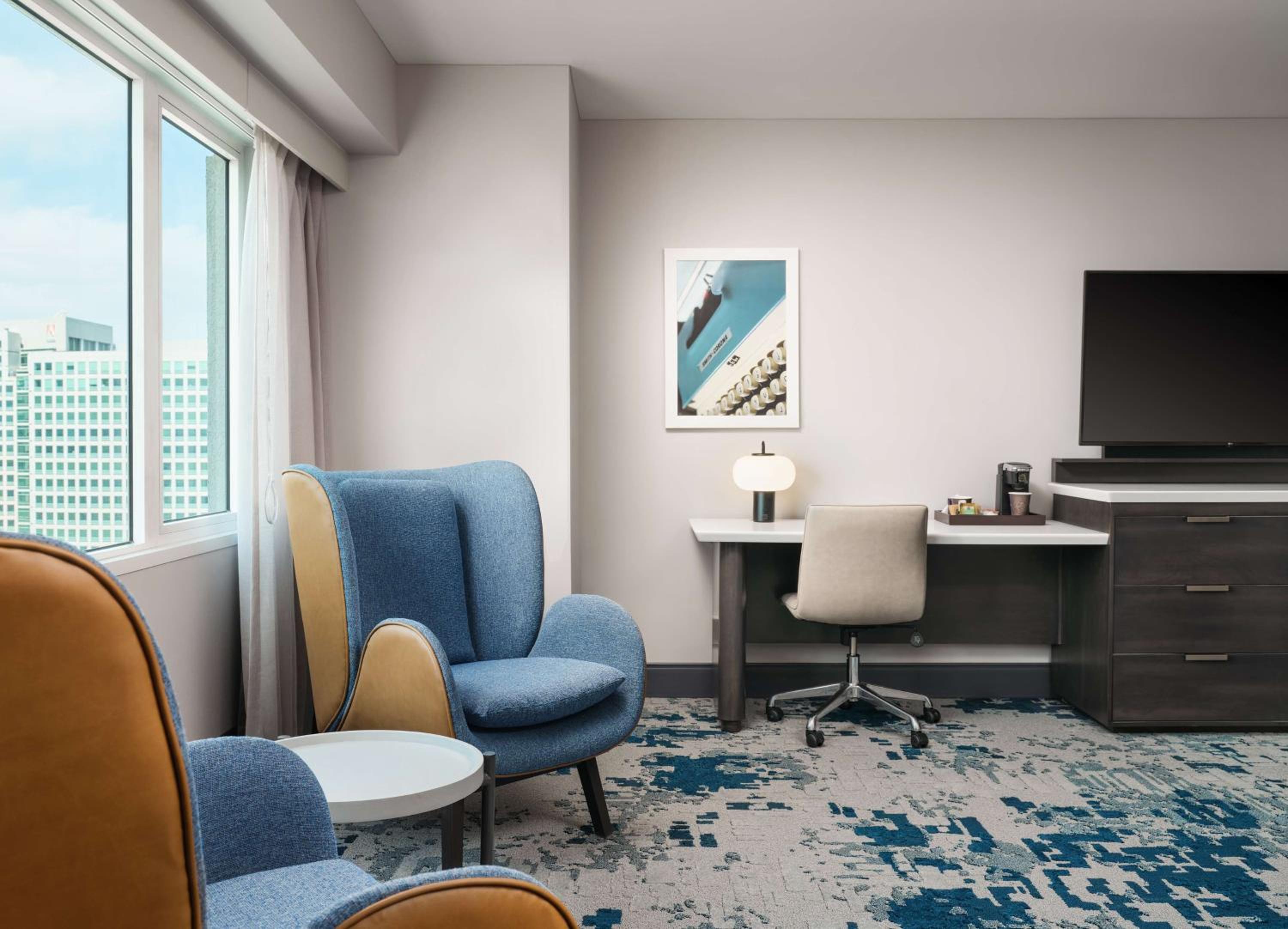 Corner King Room - Photo 3