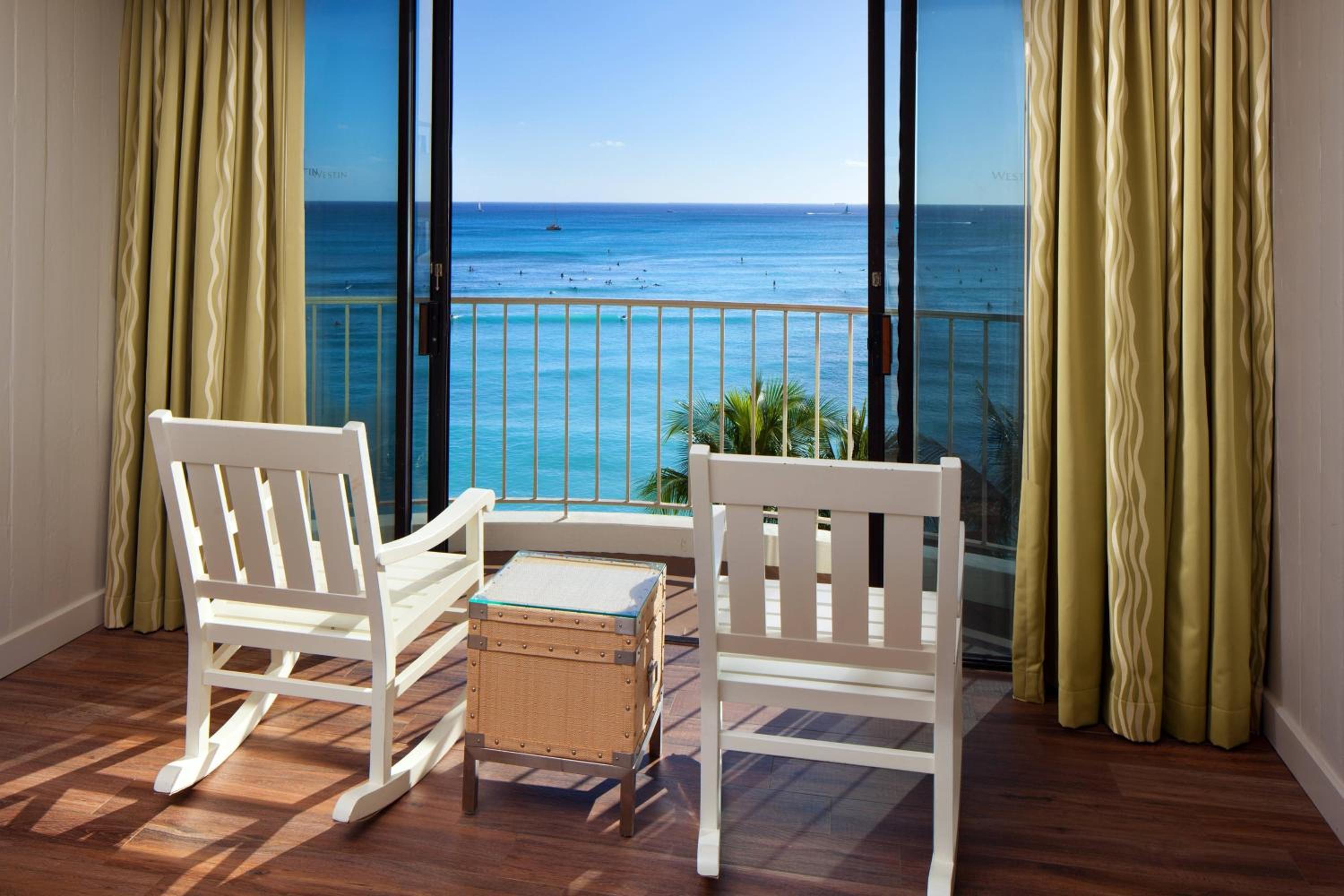 Diamond Oceanfront King Room with Roll-In Shower - Mobility and Hearing Accessible