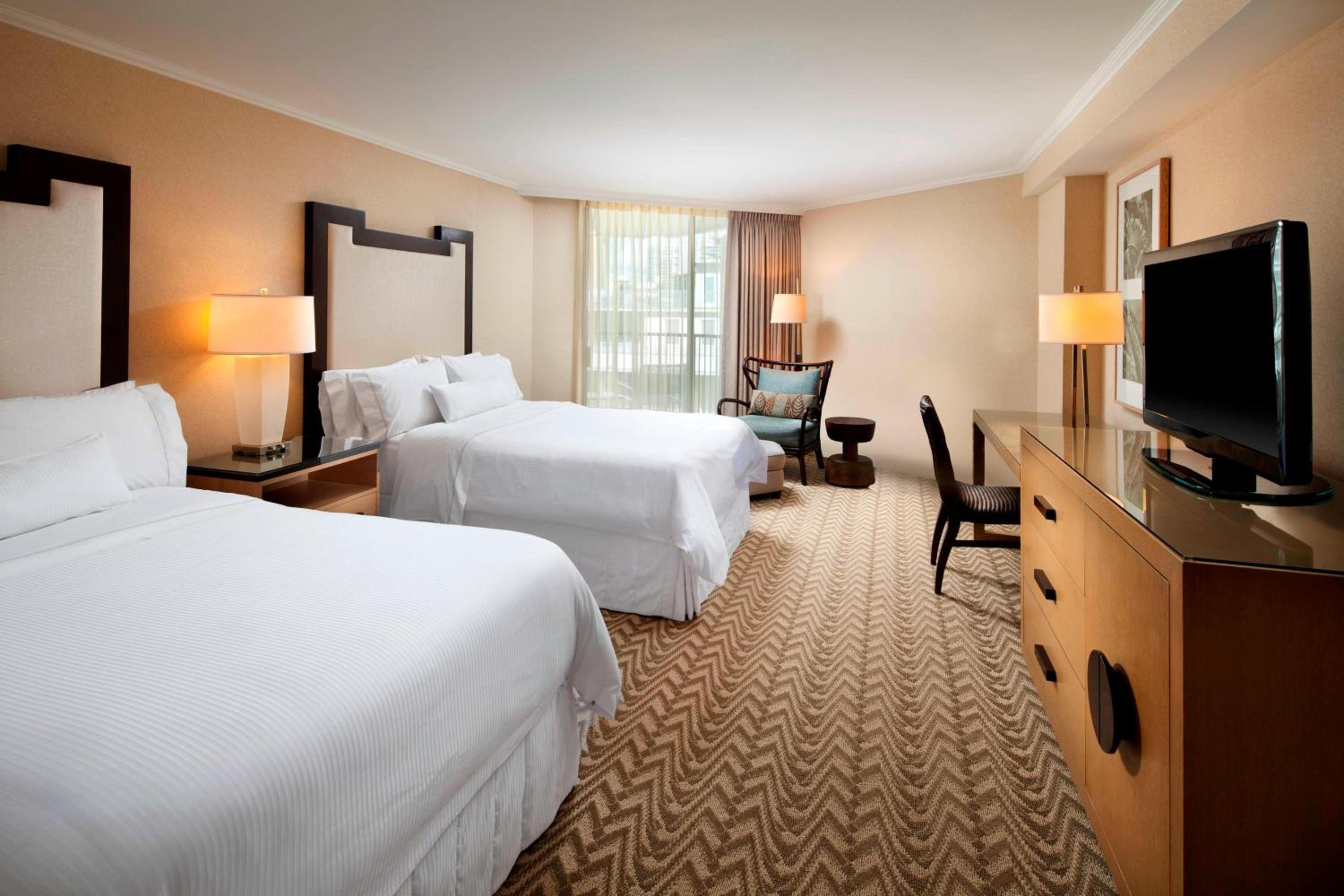 Newly Renovated Tower City, Larger Guest room, 2 Double, City view - Photo 1