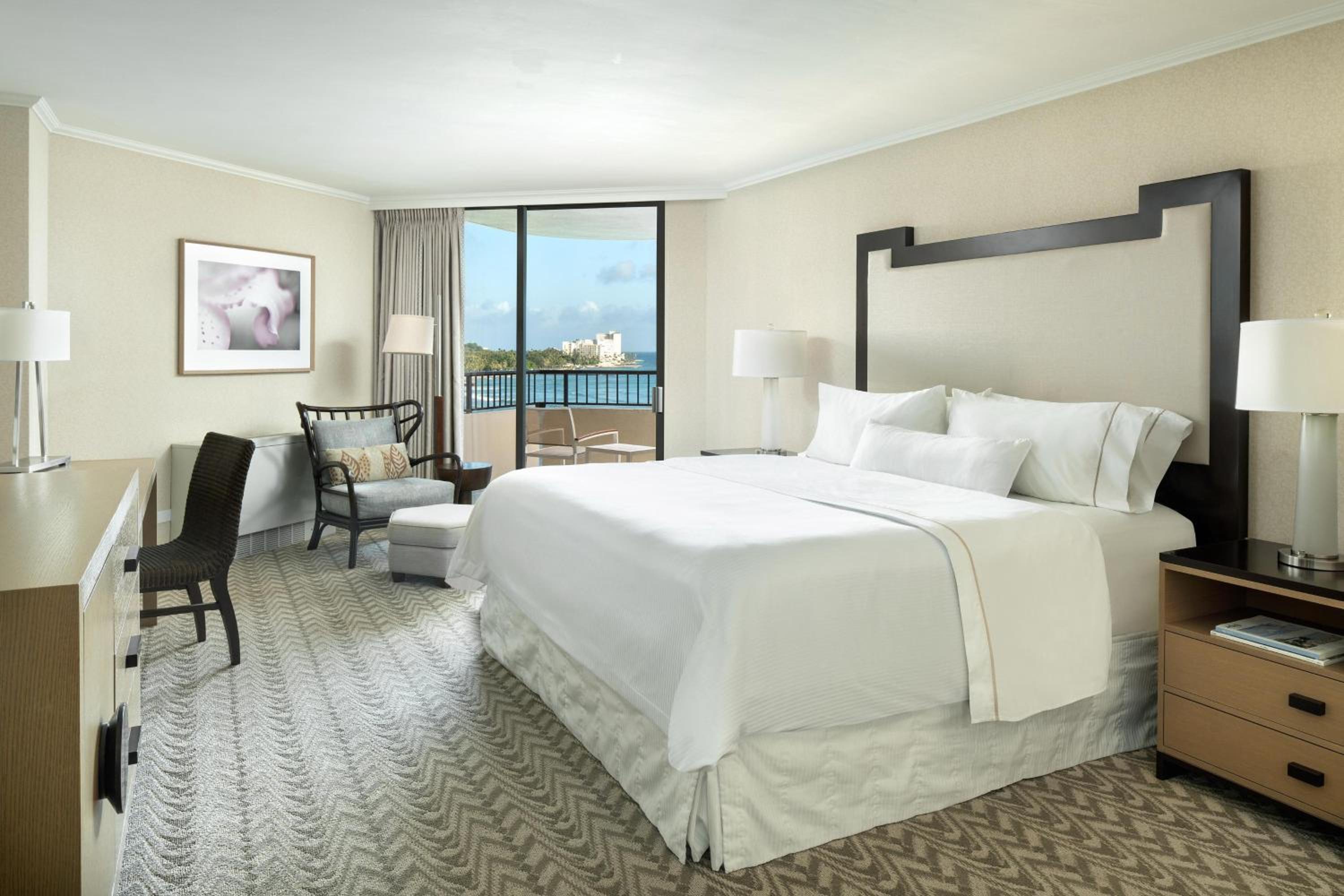 Newly Renovated Tower Ocean View, Larger Guest room, 1 King, Ocean view - Photo 2