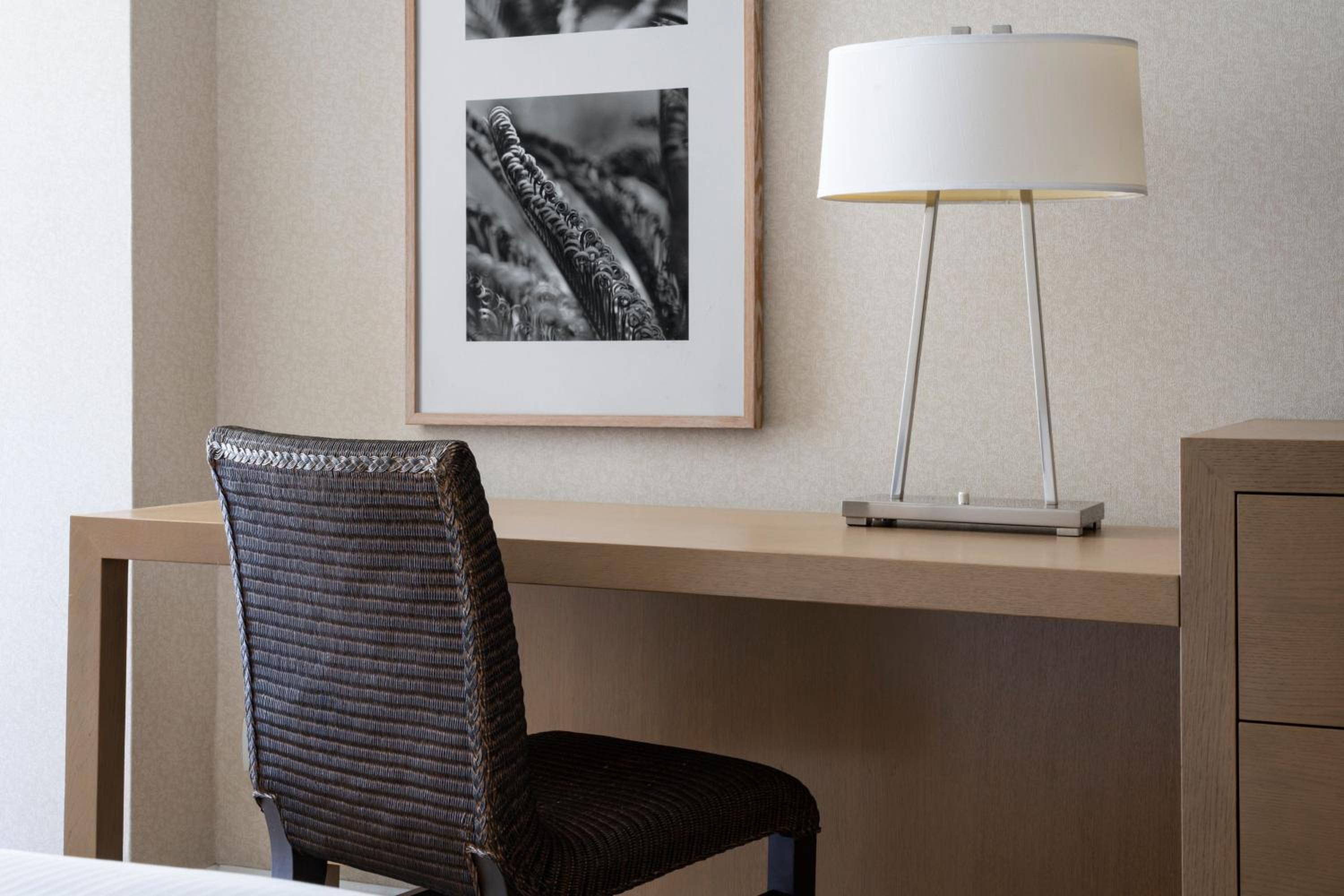 Newly Renovated Tower City, Larger Guest room, 2 Double, City view - Photo 2