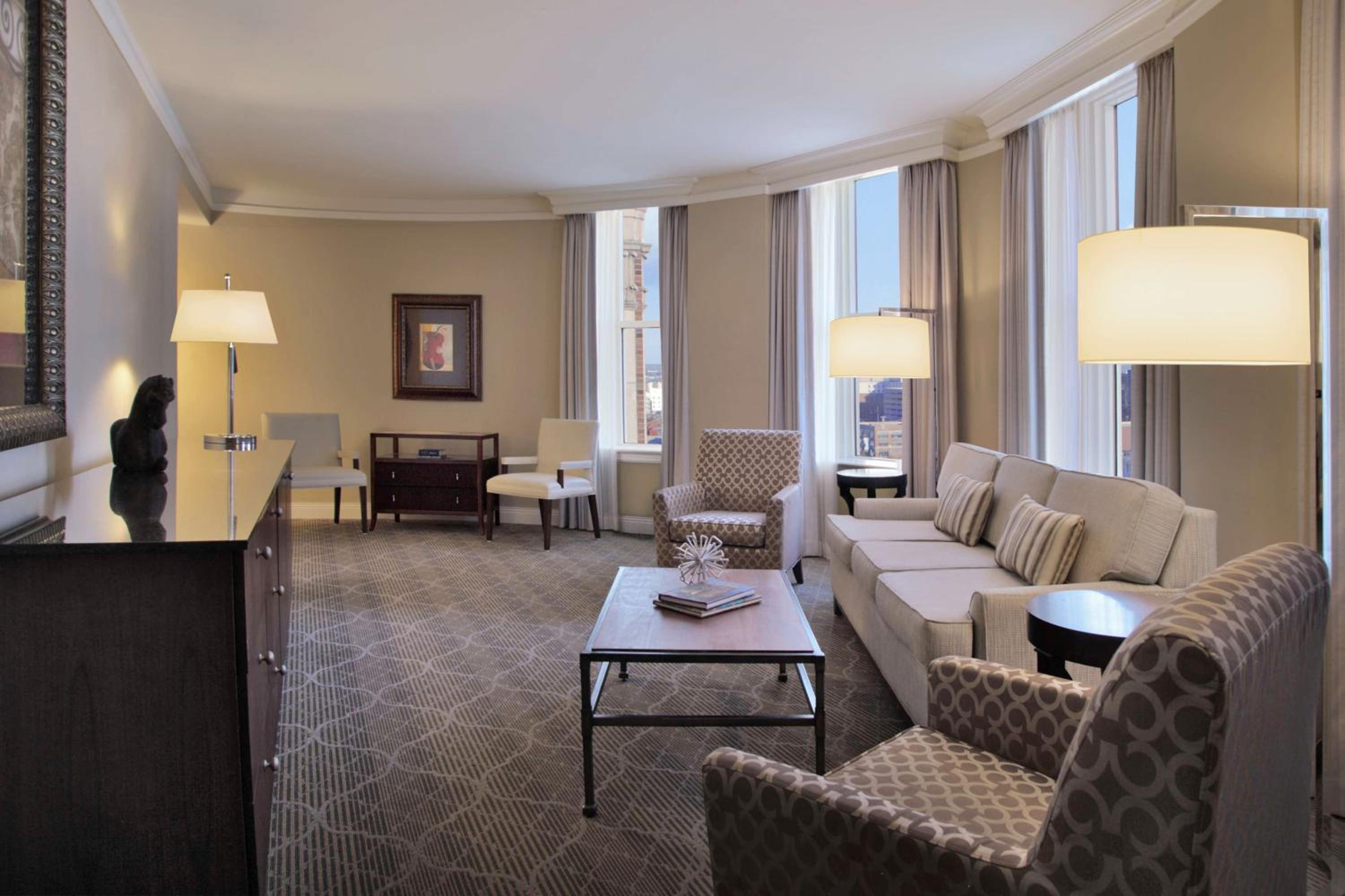 One-Bedroom Rotunda King Suite - Photo 3