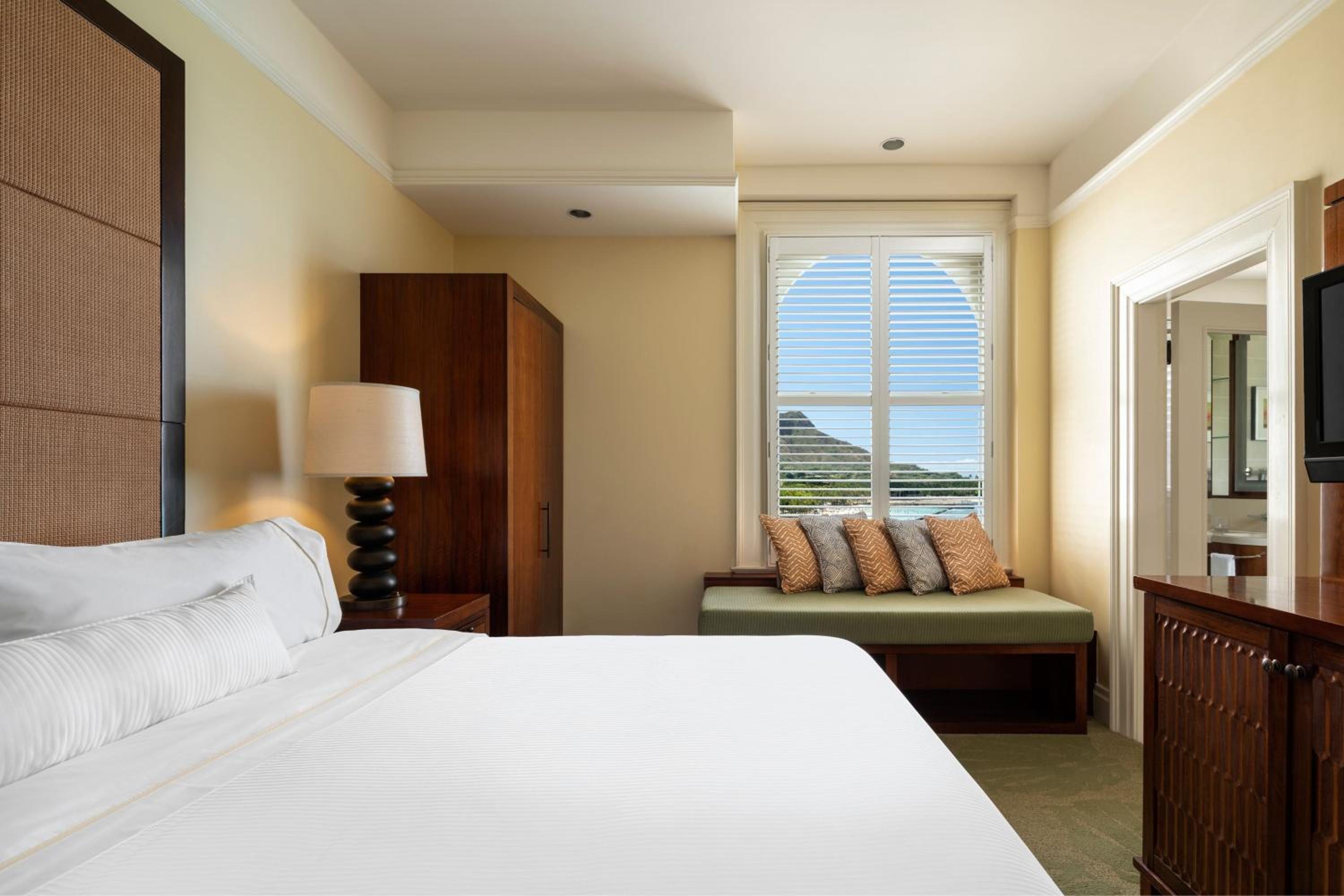 Historic Banyan Ocean, Guest room, 1 King, Ocean view - Photo 1