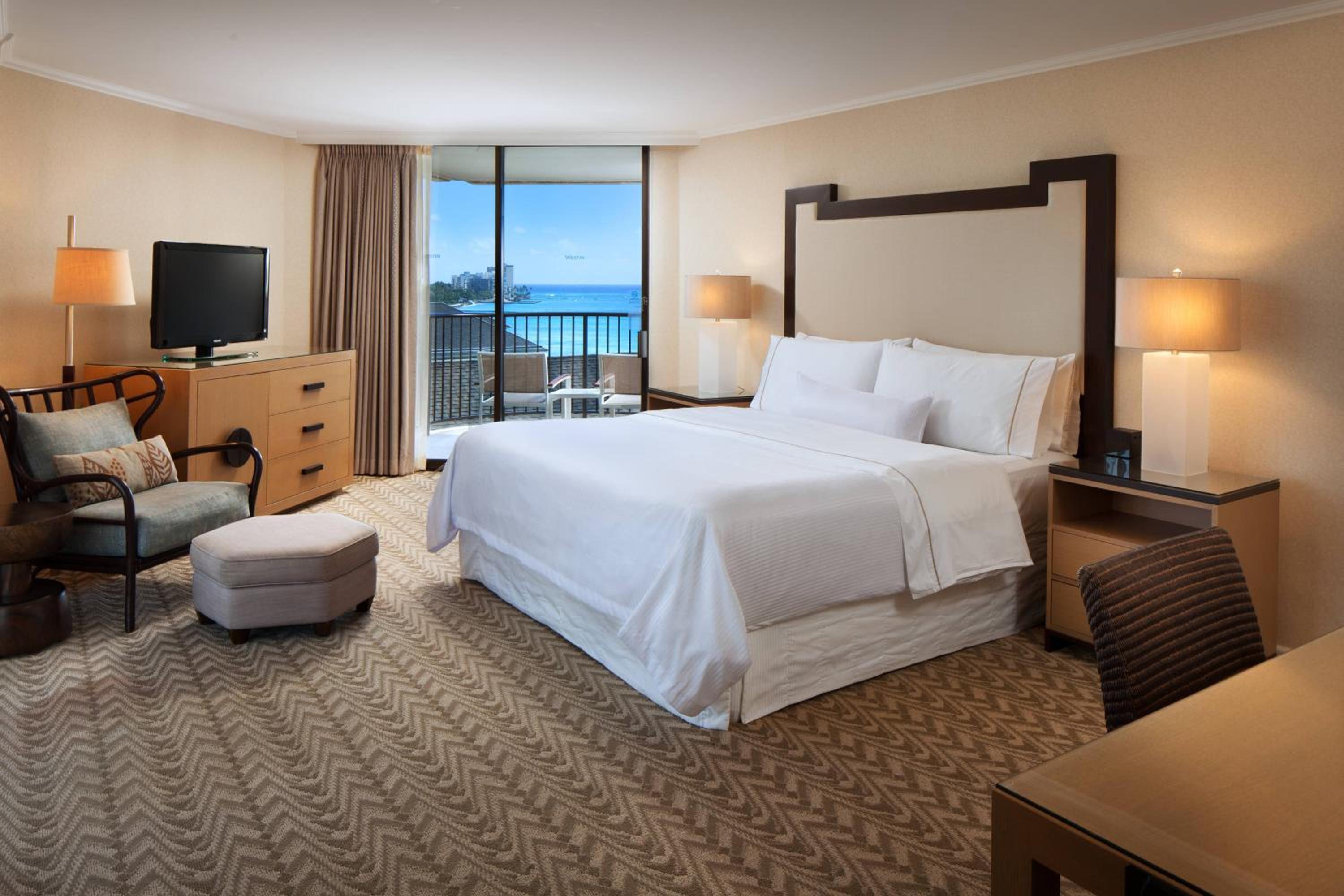 Newly Renovated Tower Ocean View, Larger Guest room, 1 King, Ocean view - Photo 1