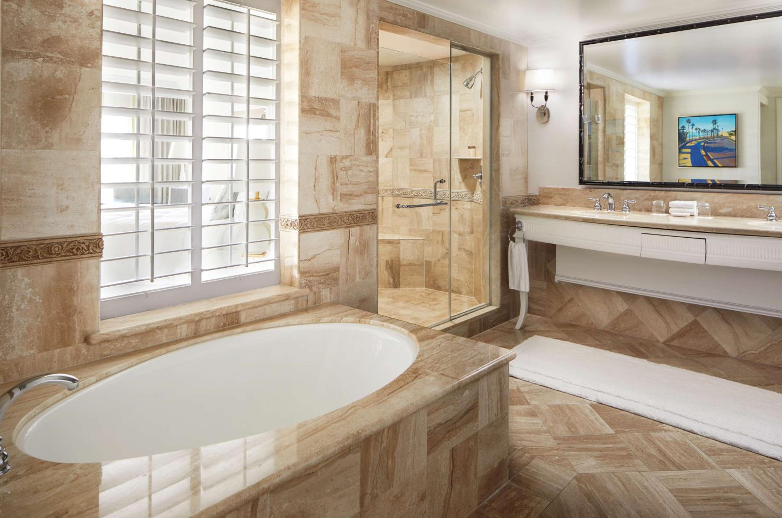 Deluxe King Studio With Resort View - Photo 5