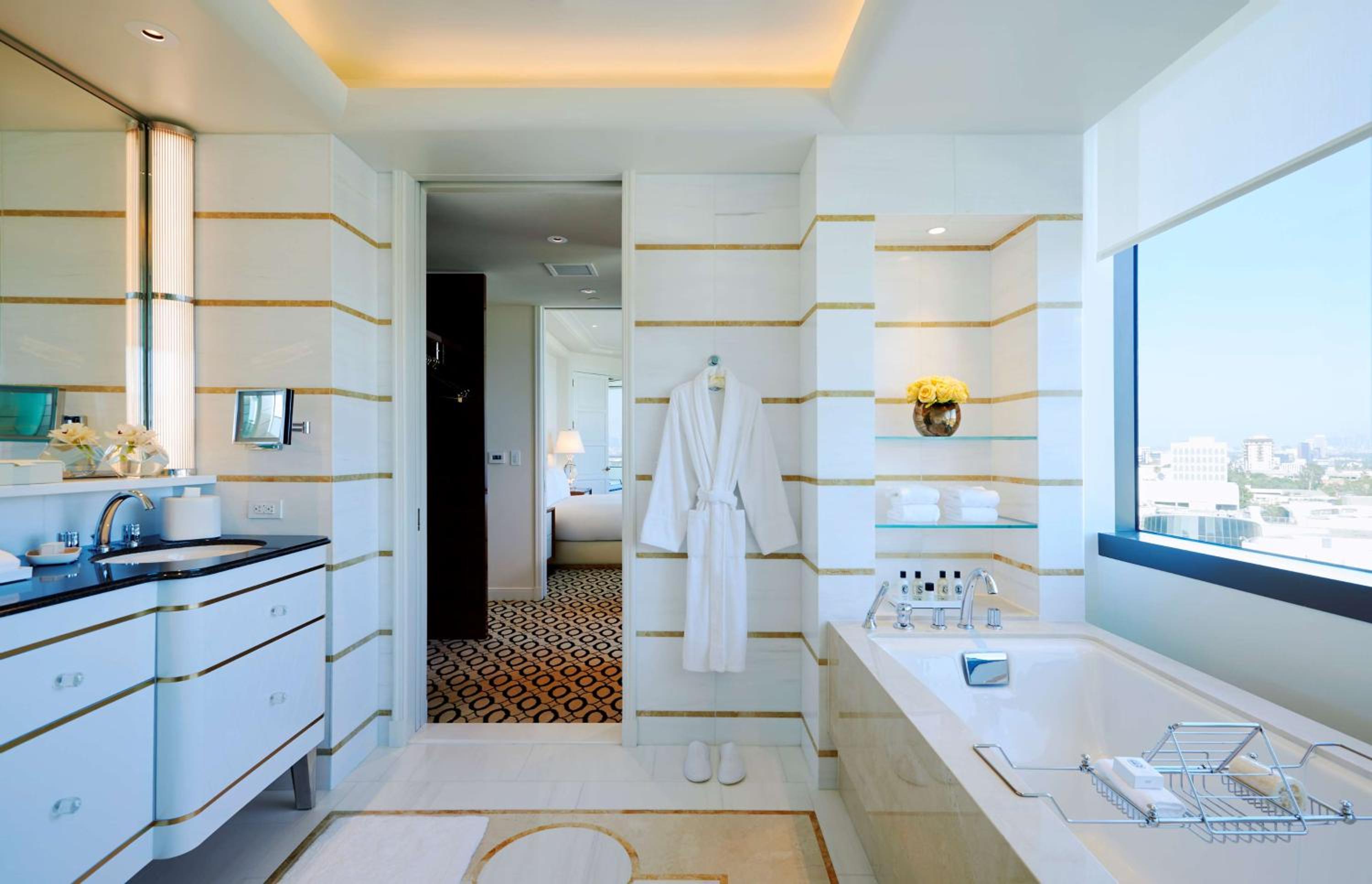 Suite with Terrace and Beverly Hills View
