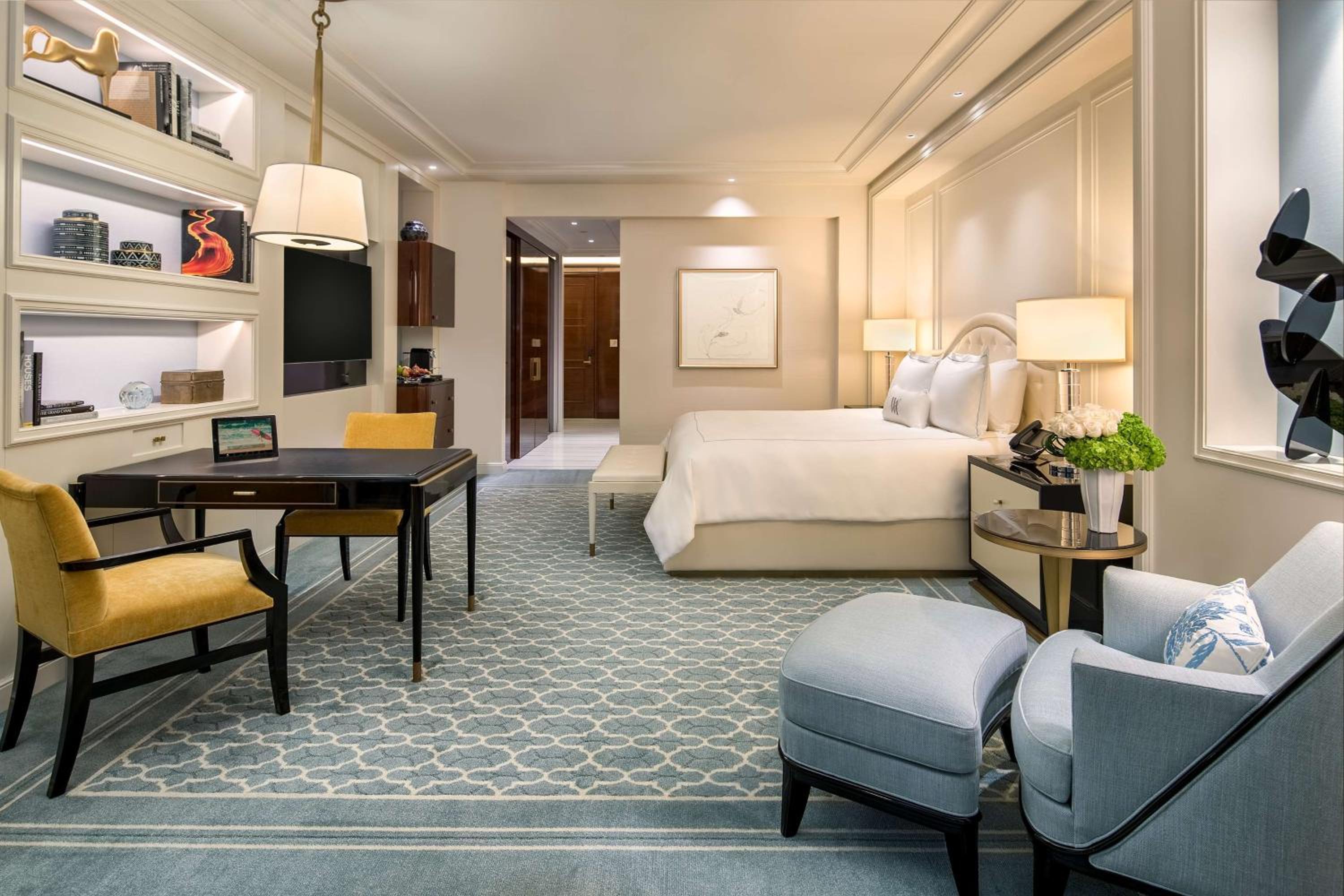Deluxe King Room with Terrace and View