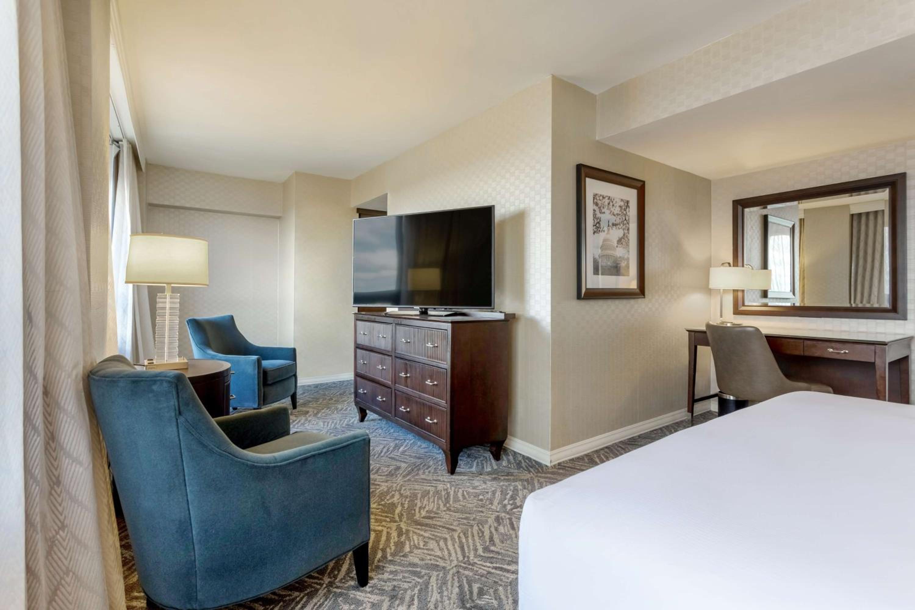 Junior King Suite