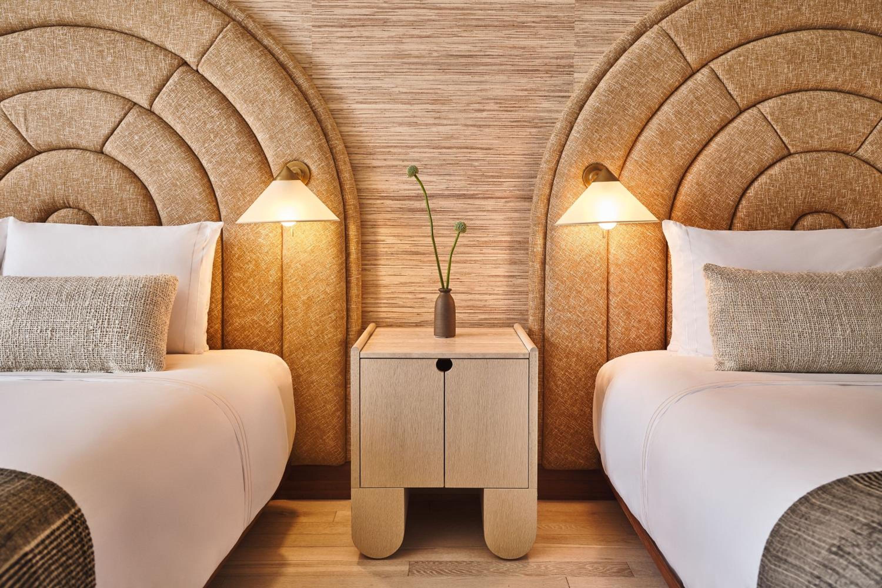 Deluxe Double Queen, Deluxe Guest room, 2 Queen