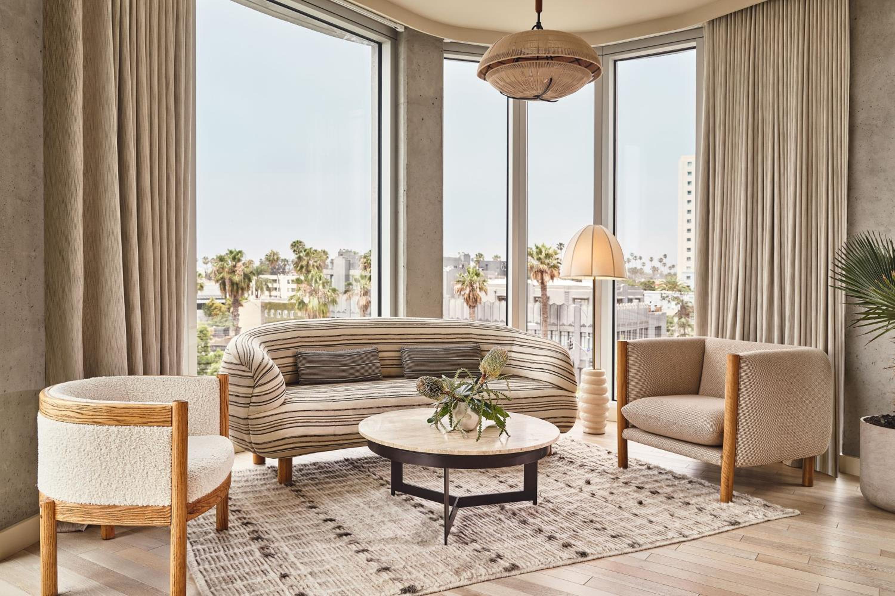 Proper Suite, Suite, 1 King