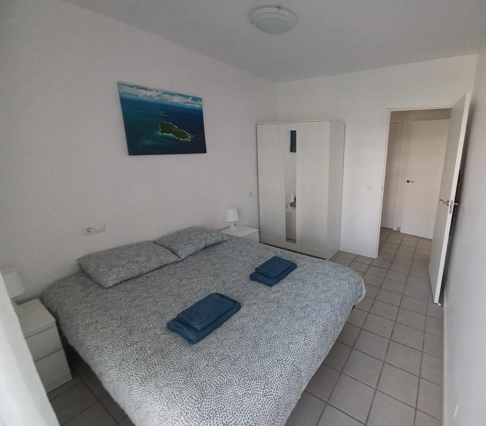 One-Bedroom Apartment photo 2