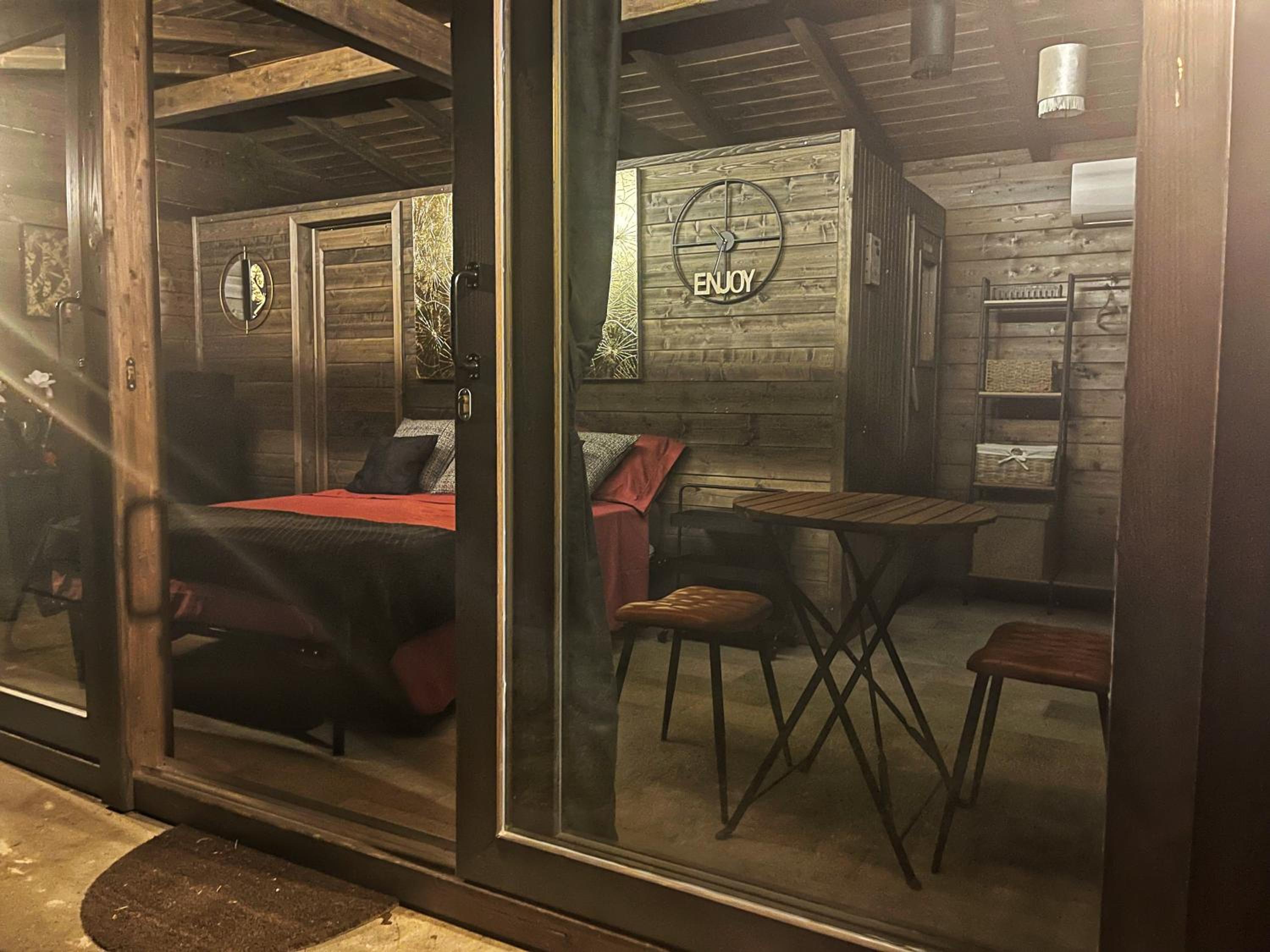 Deluxe Room - Photo 2