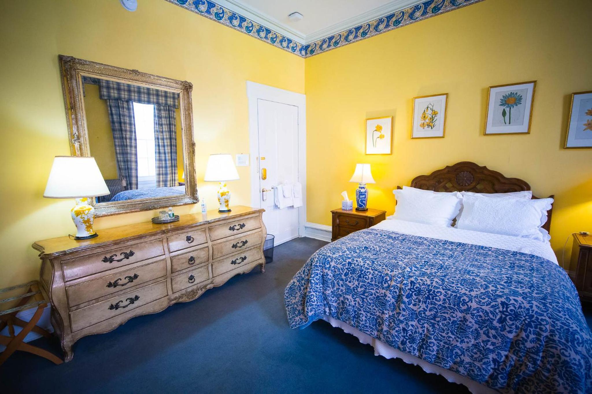Queen Room with Shared Bathroom #2