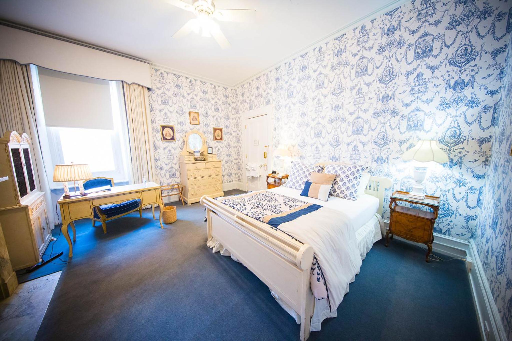 Queen Room with Shared Bathroom #1