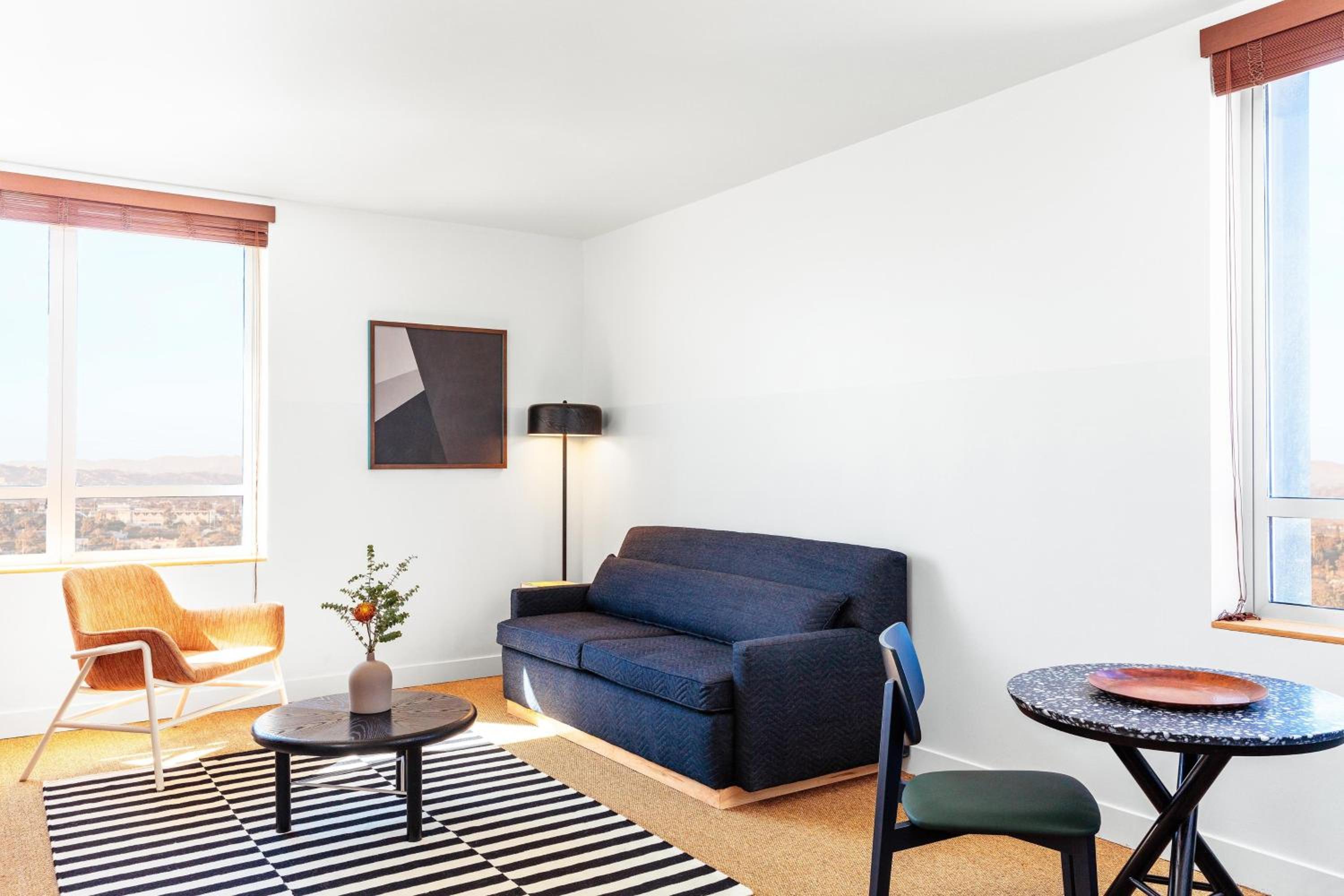 Apartment Suite thumbnail 5